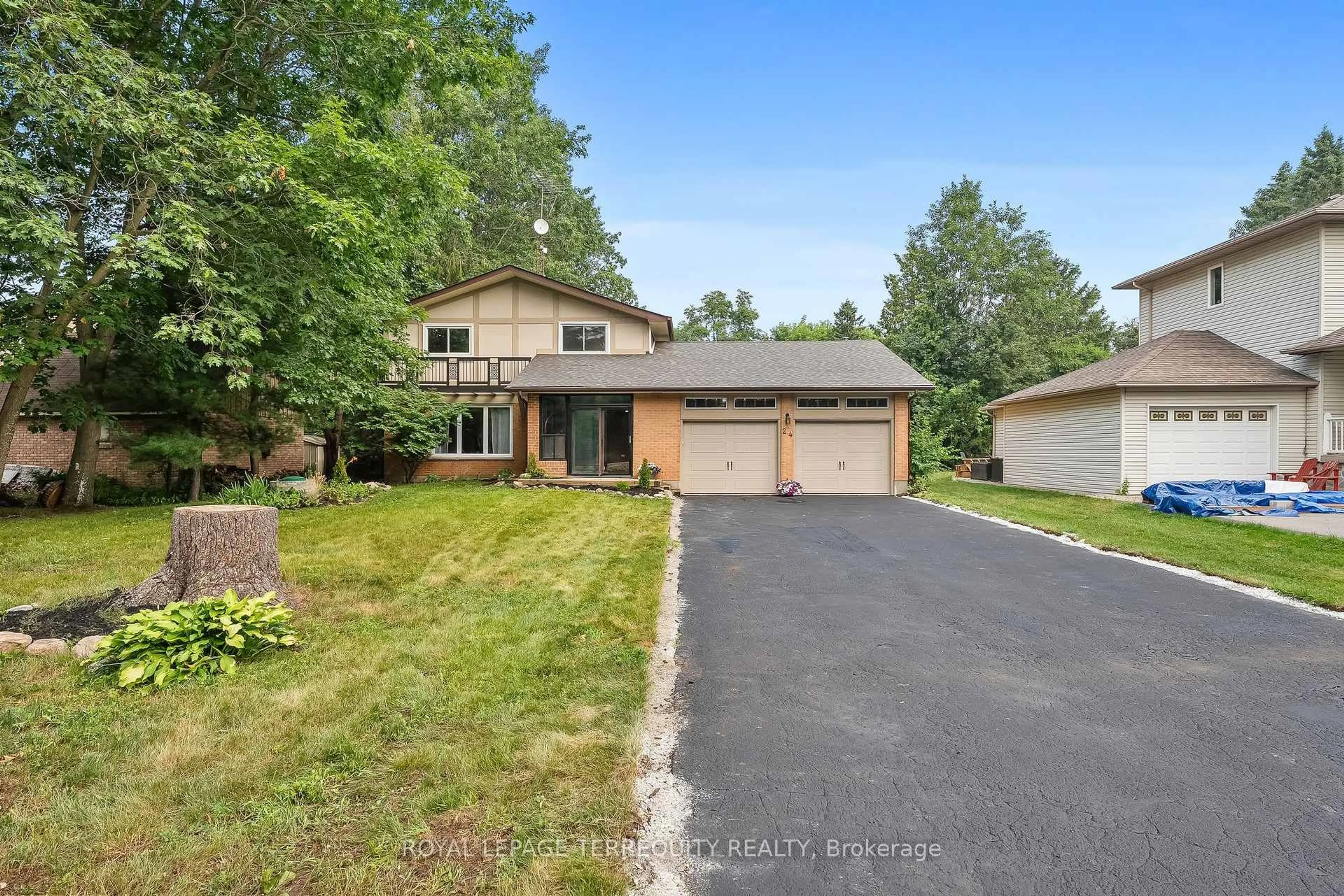 A pic from outside/outdoor area/front of a property/back of a property/a pic from drone, unknown for 24 Philips Rd, Whitby Ontario L1M 1G7