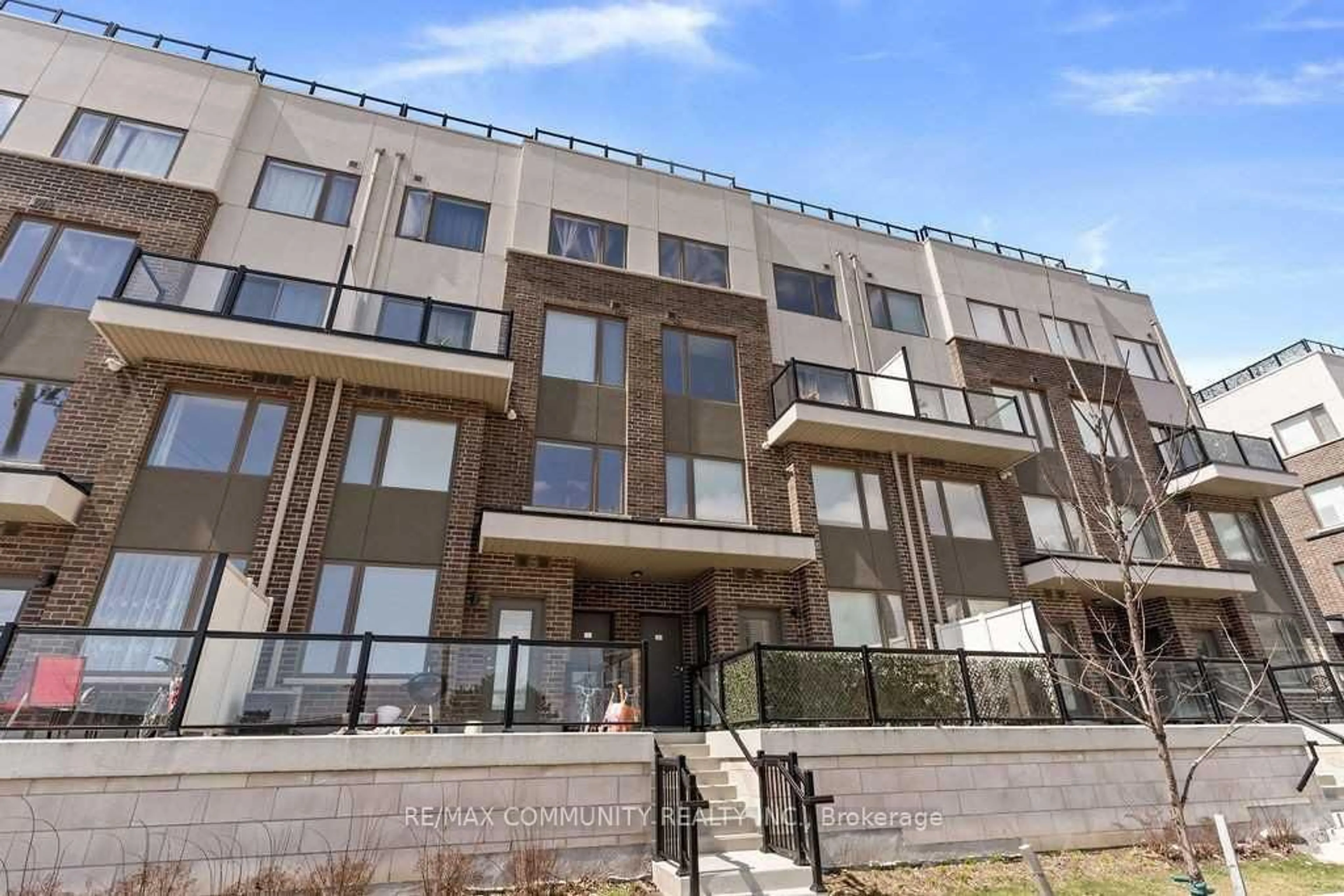 Unknown for 1460 Whites Rd #306, Pickering Ontario L1V 1R4