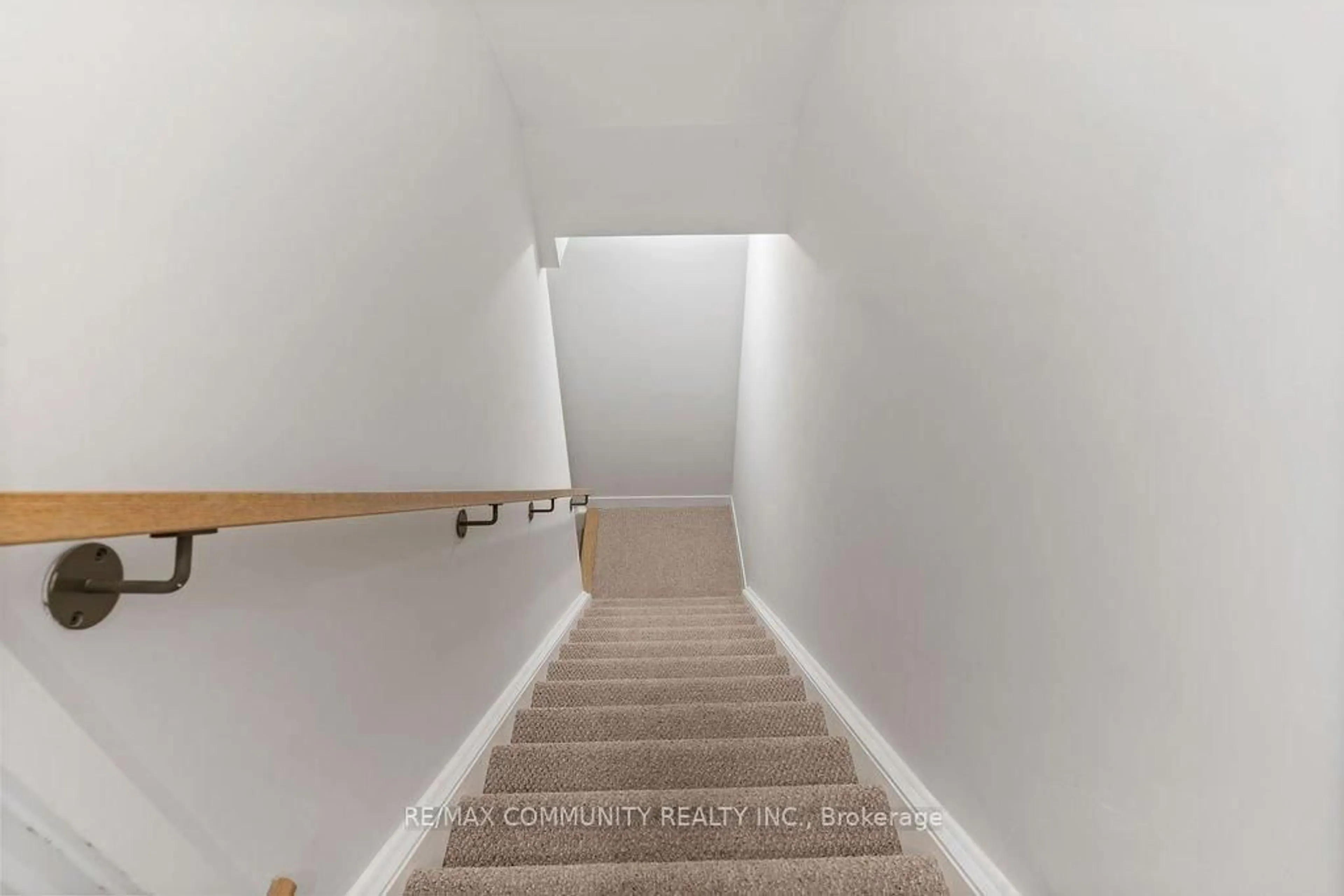 Stairs for 1460 Whites Rd #306, Pickering Ontario L1V 1R4