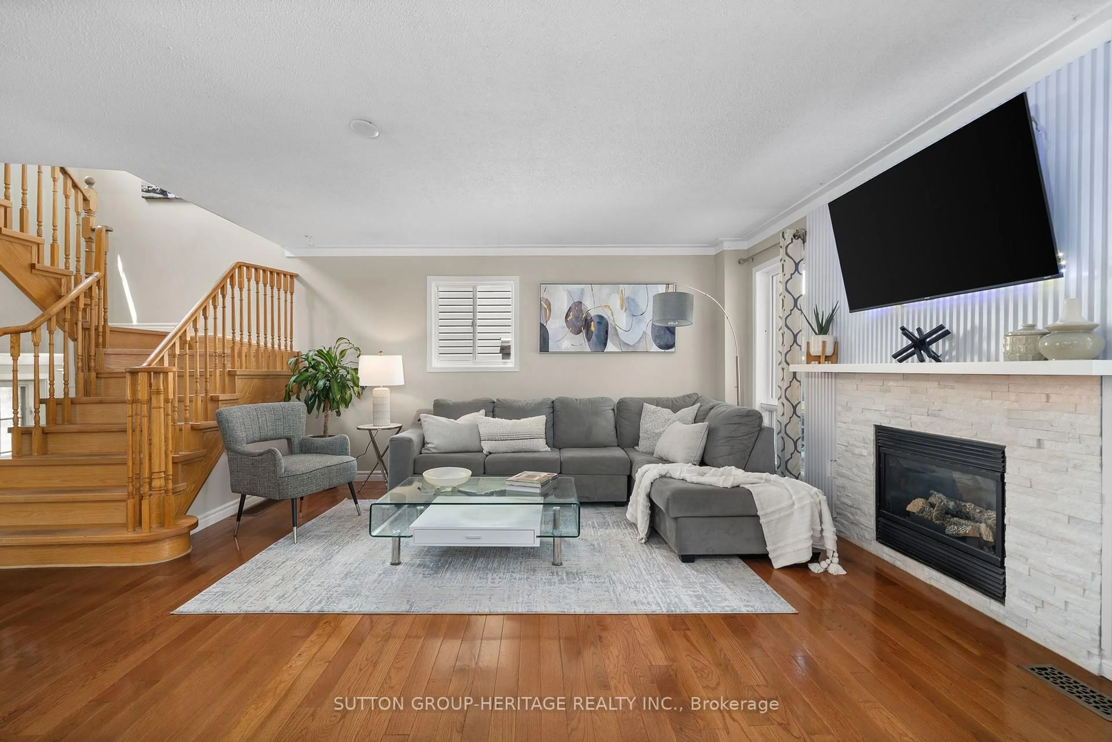 Living room with furniture, unknown for 1509 Grandview St, Oshawa Ontario L1K 2N8