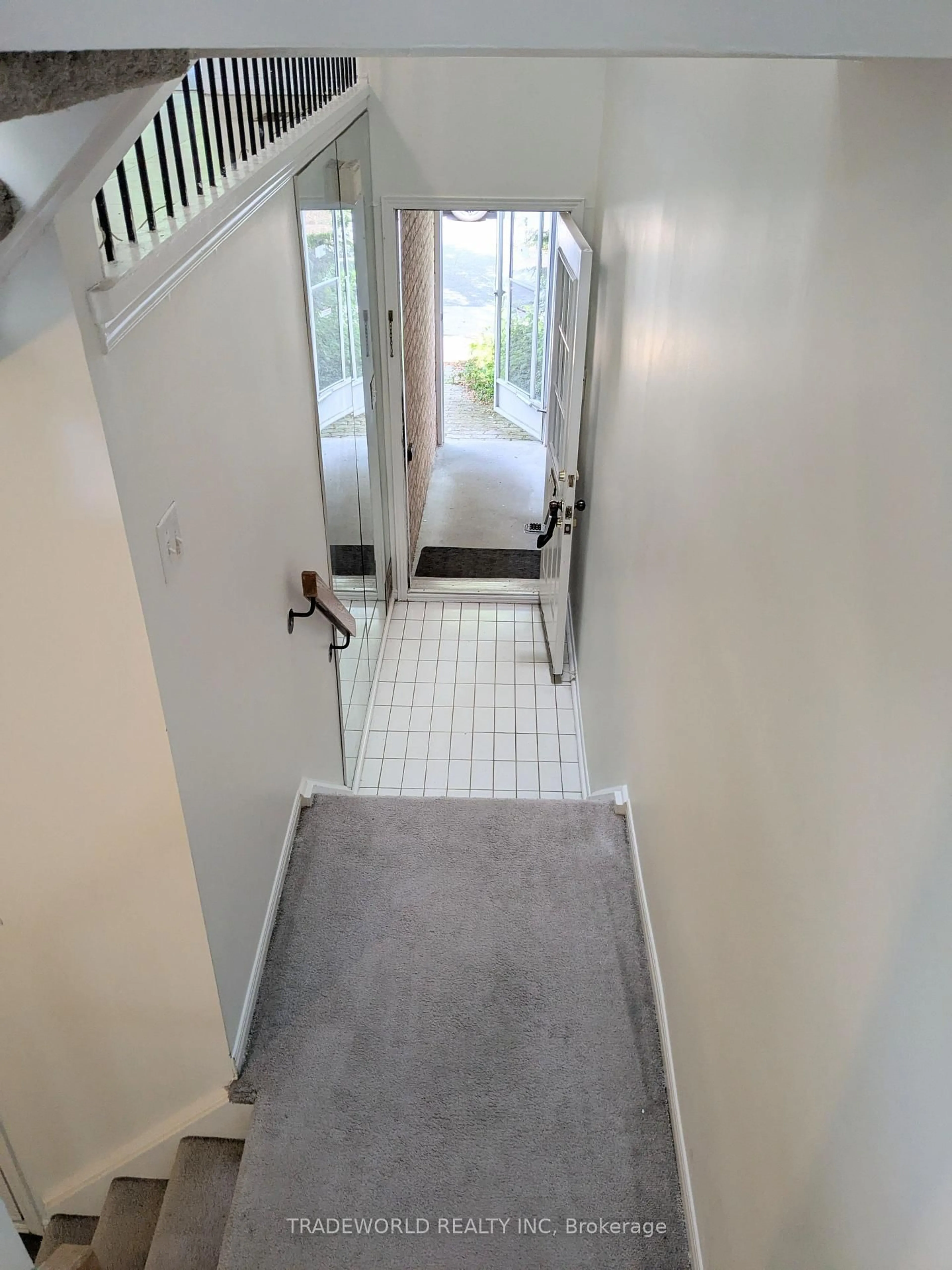 Unknown for 6 Unity Rd, Toronto Ontario M4J 5A4