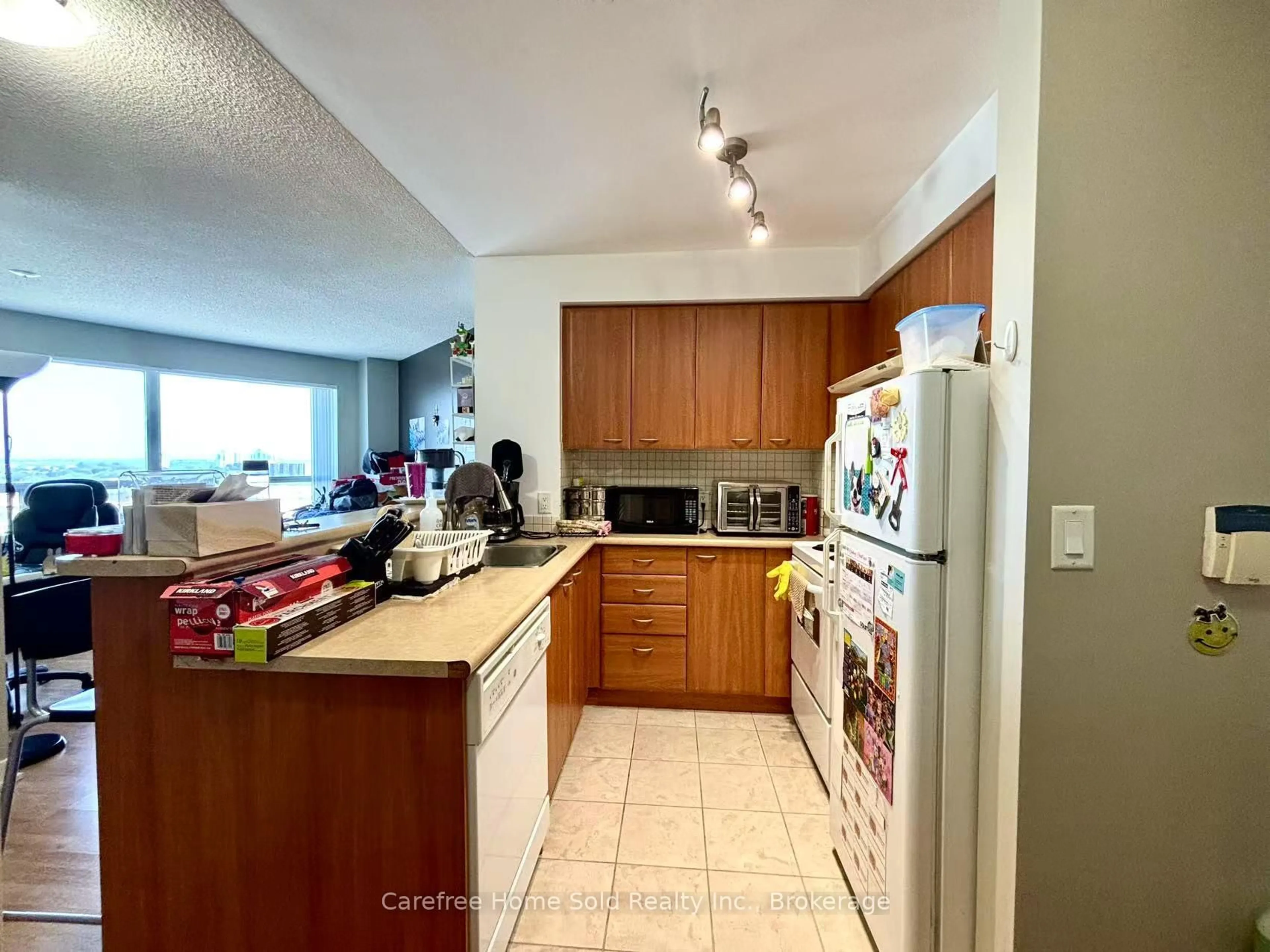 Standard kitchen, unknown for 38 LEE CENTRE Dr #1703, Toronto Ontario M1H 3J7
