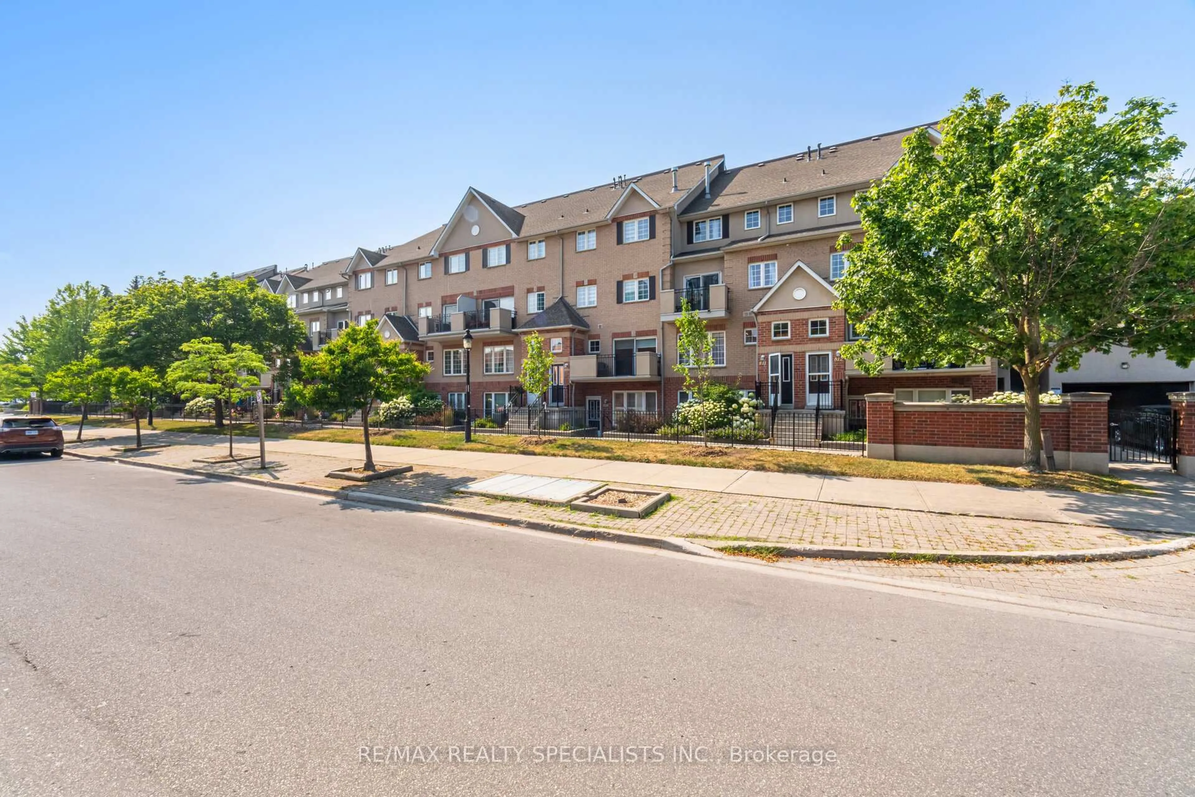 Patio, street for 1400 The Esplanade N #825, Pickering Ontario L1V 6V2