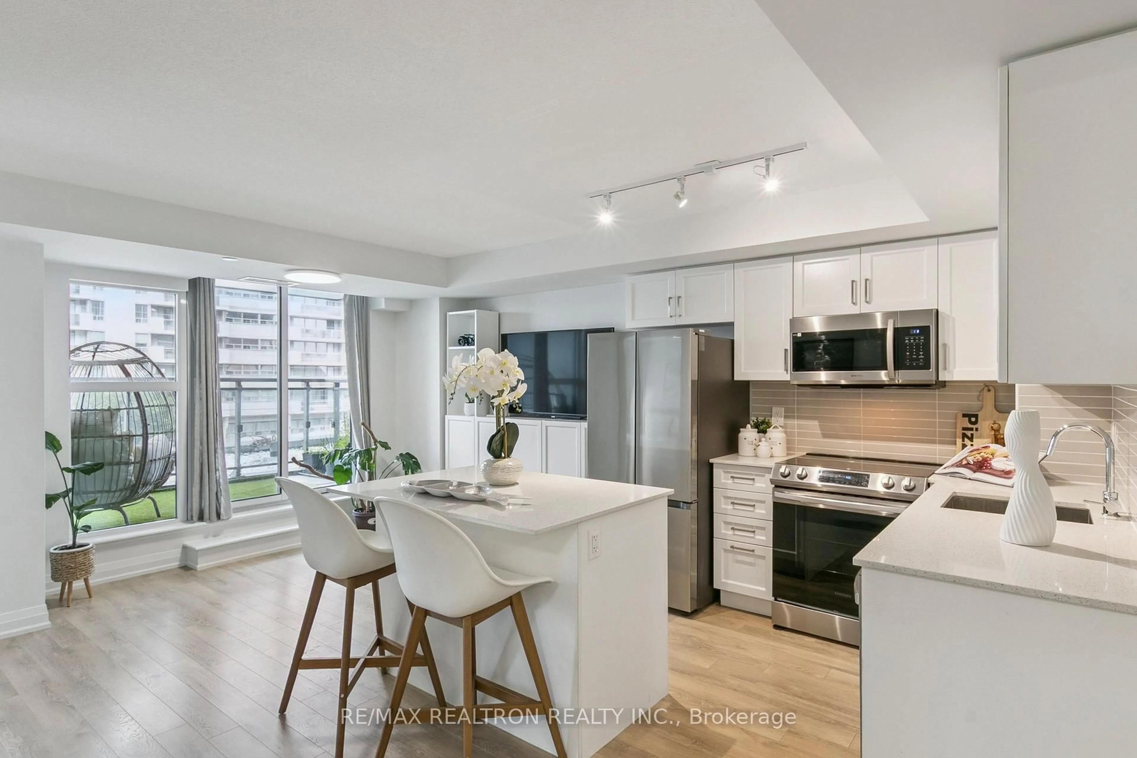 Open concept kitchen, unknown for 20 Meadowglen Pl #232, Toronto Ontario M1G 0A9