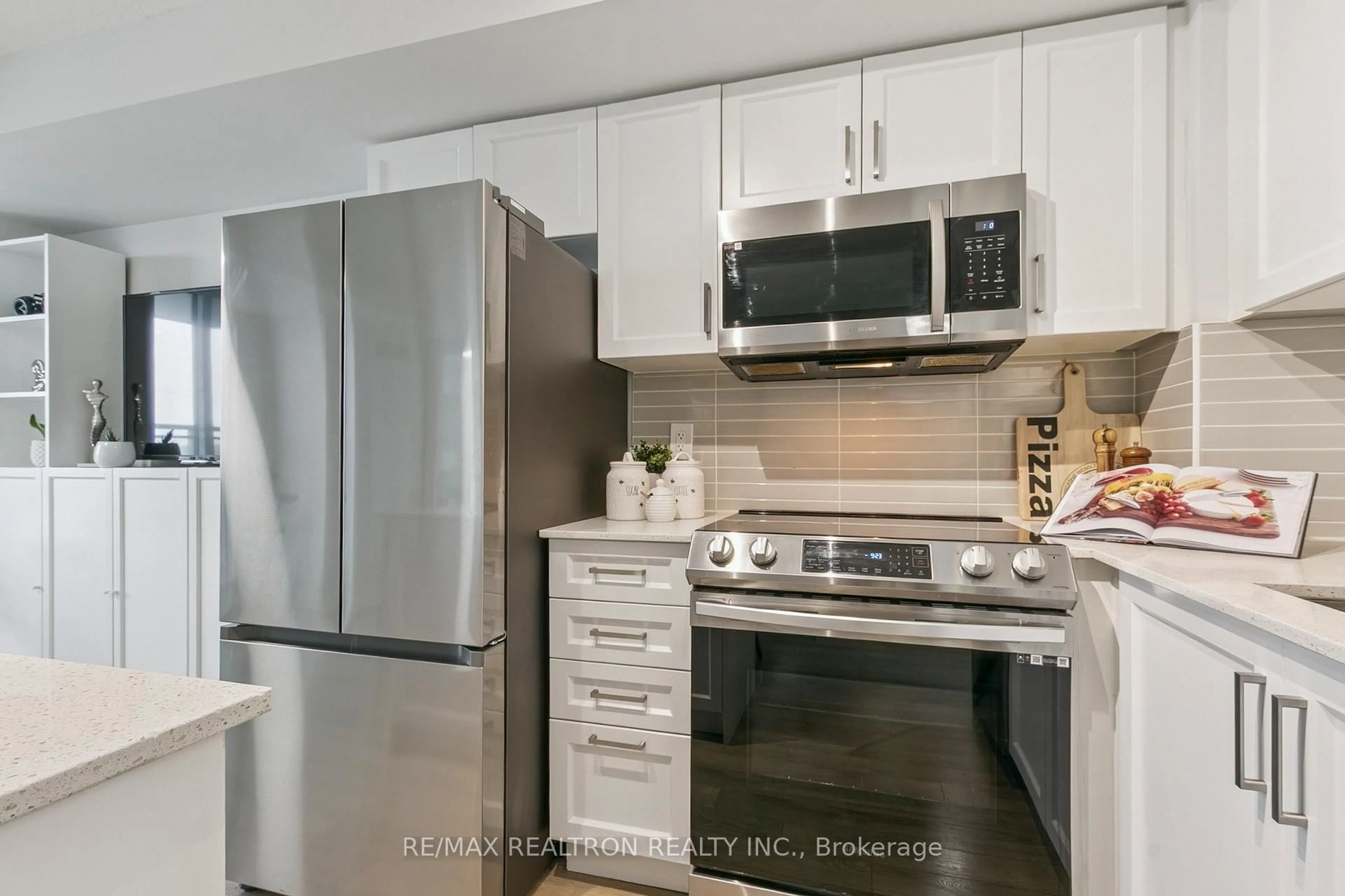 Standard kitchen, unknown for 20 Meadowglen Pl #232, Toronto Ontario M1G 0A9
