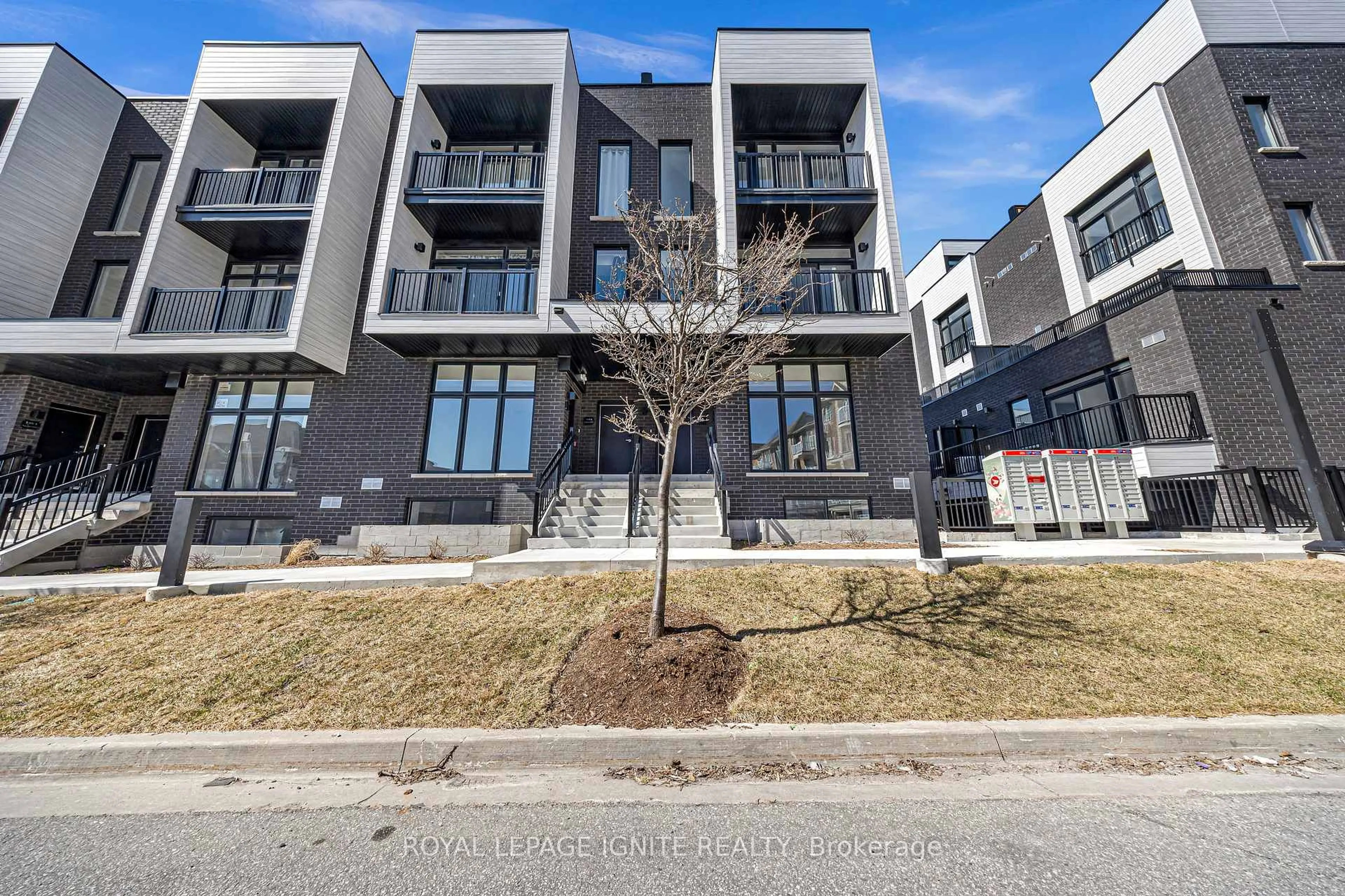 Patio, unknown for 184 Angus Dr #4, Ajax Ontario L1S 0G5