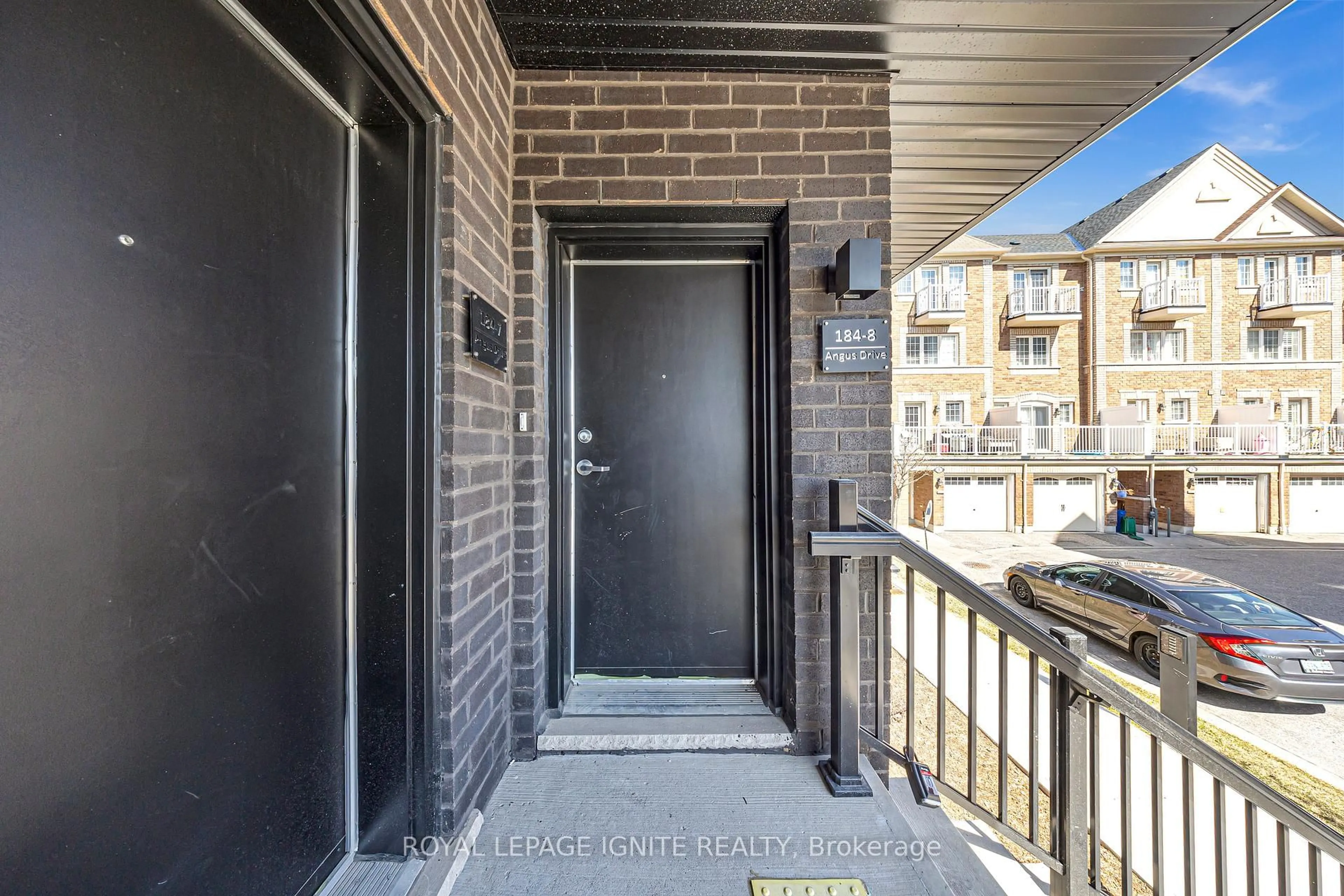 Unknown for 184 Angus Dr #4, Ajax Ontario L1S 0G5