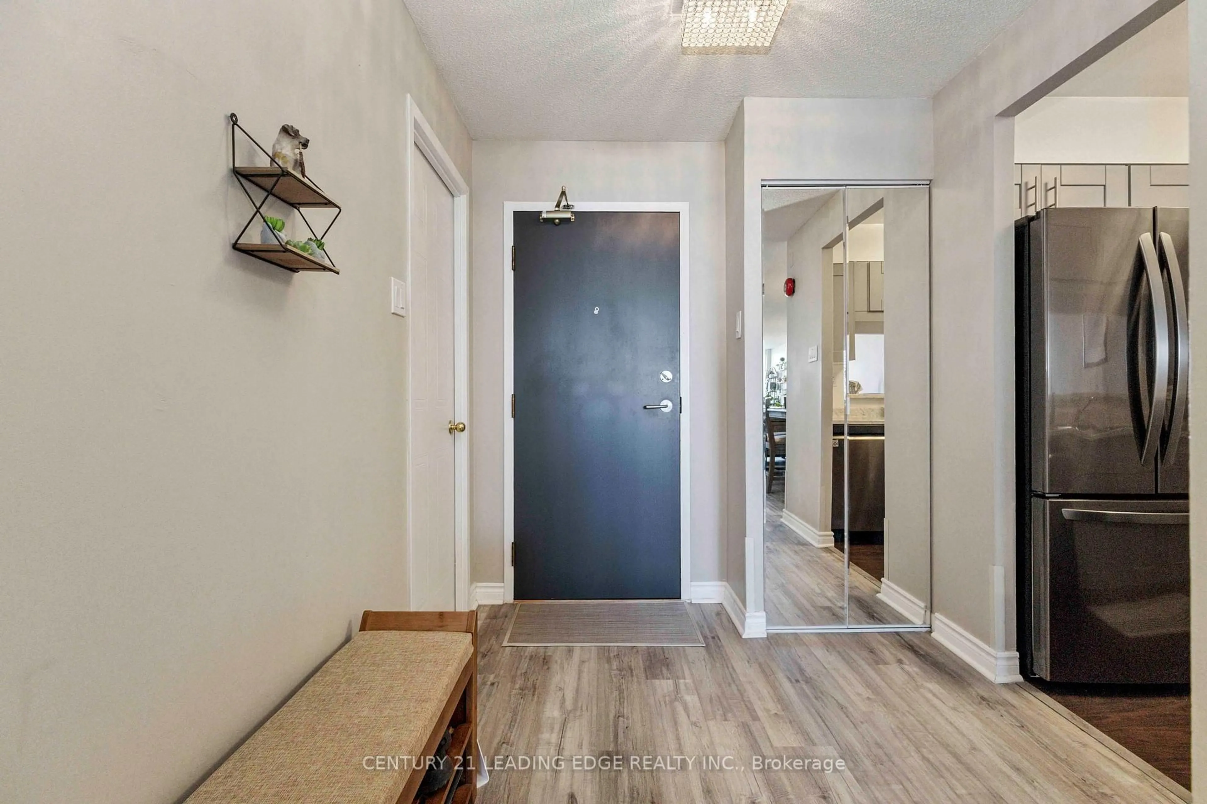 Indoor entryway for 1665 Pickering Pkwy #809, Pickering Ontario L1V 6L4