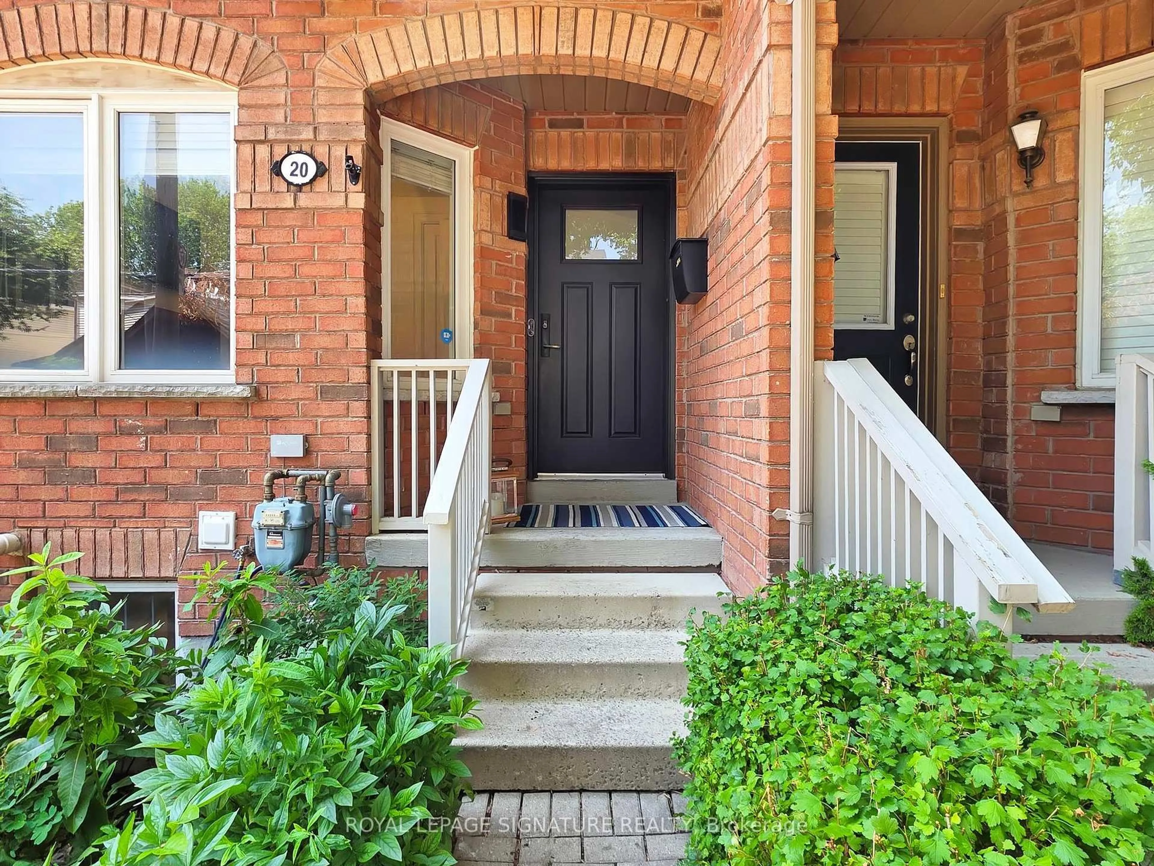 Indoor entryway for 20 Filmic Lane, Toronto Ontario M4M 3R1