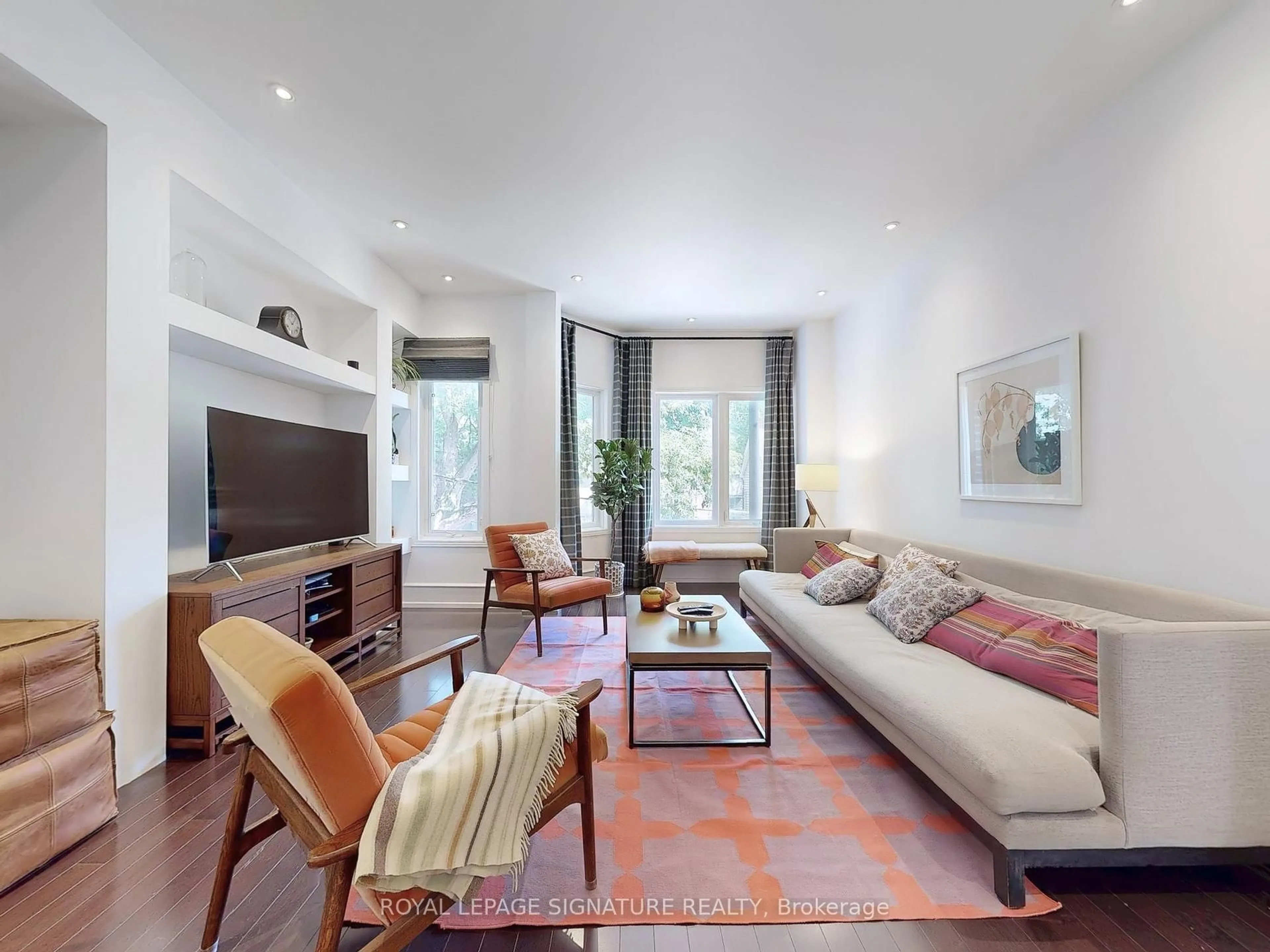 Living room with furniture, unknown for 20 Filmic Lane, Toronto Ontario M4M 3R1