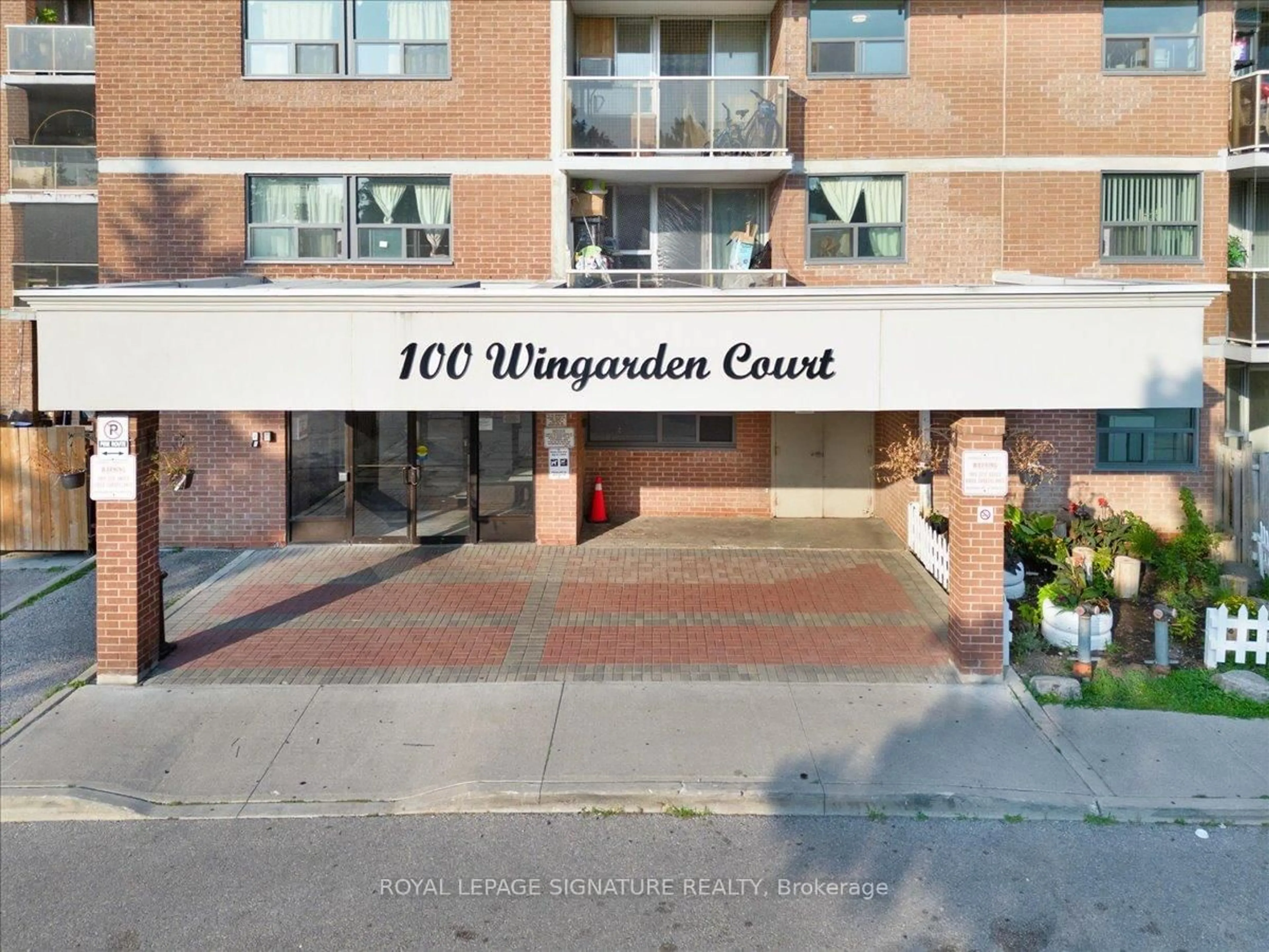 Indoor foyer for 100 Wingarden Crt #315, Toronto Ontario M1B 2P4