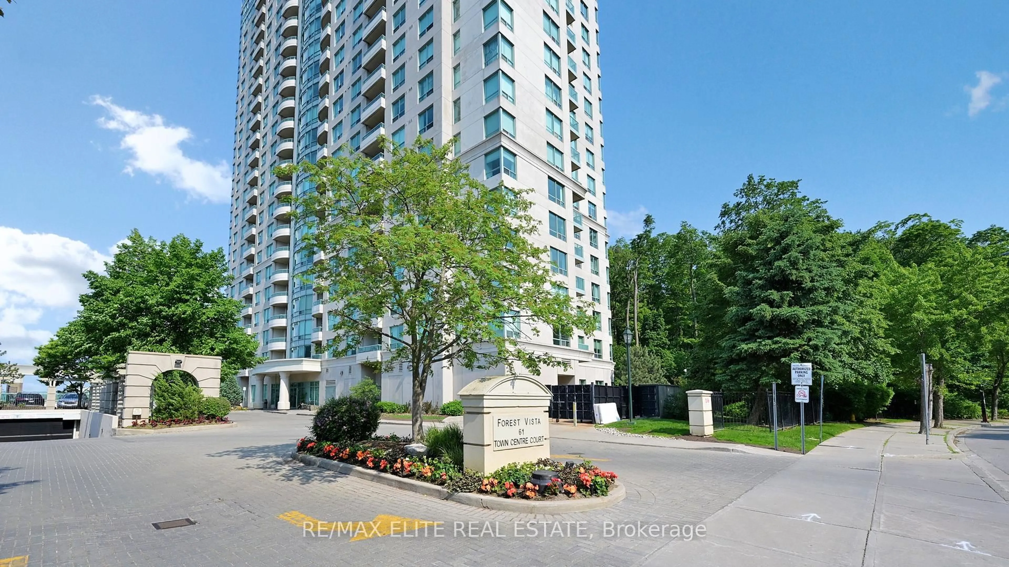 Indoor foyer for 61 Town Centre Crt #2201, Toronto Ontario M1P 5C5