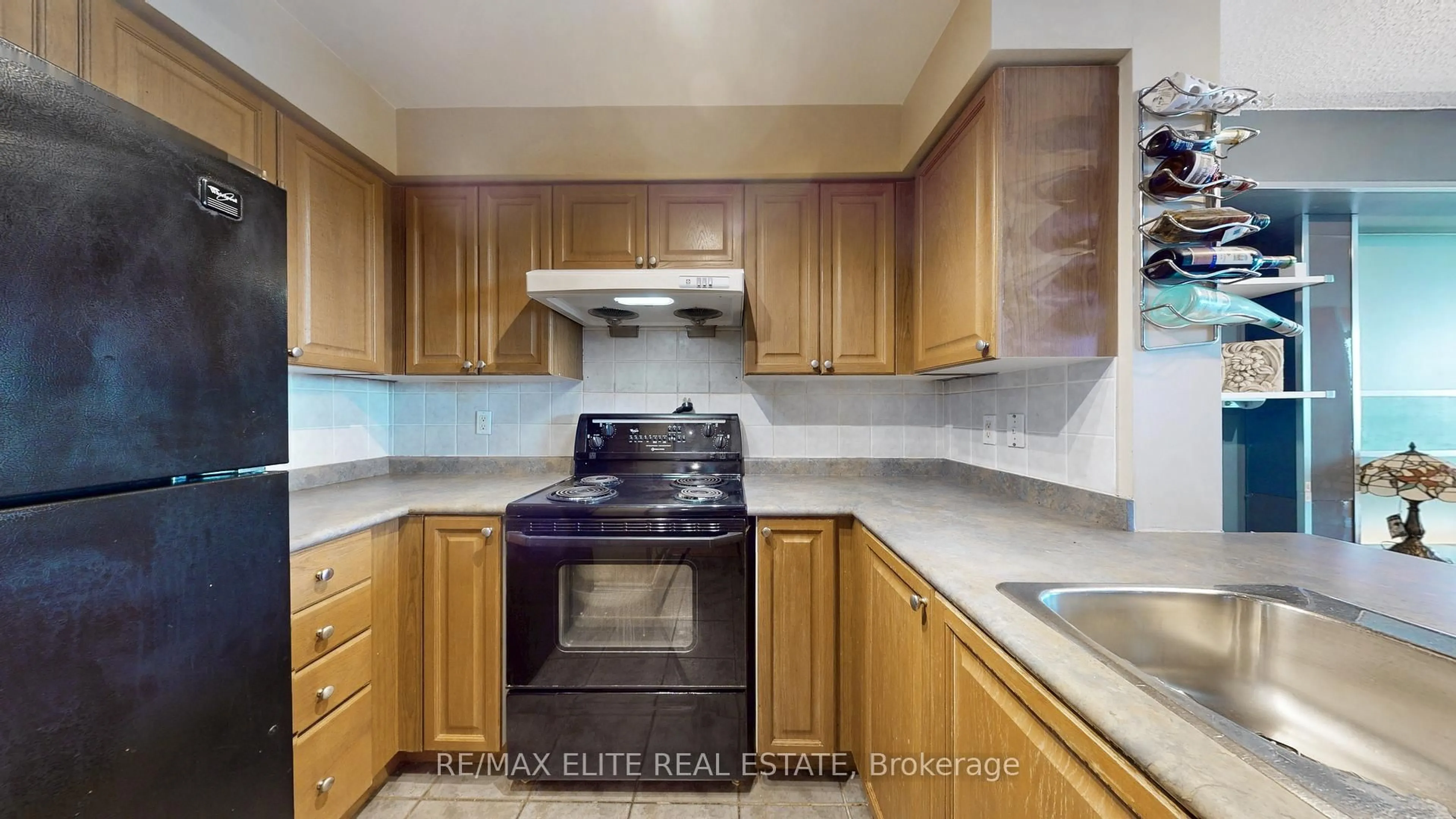 Standard kitchen, unknown for 61 Town Centre Crt #2201, Toronto Ontario M1P 5C5