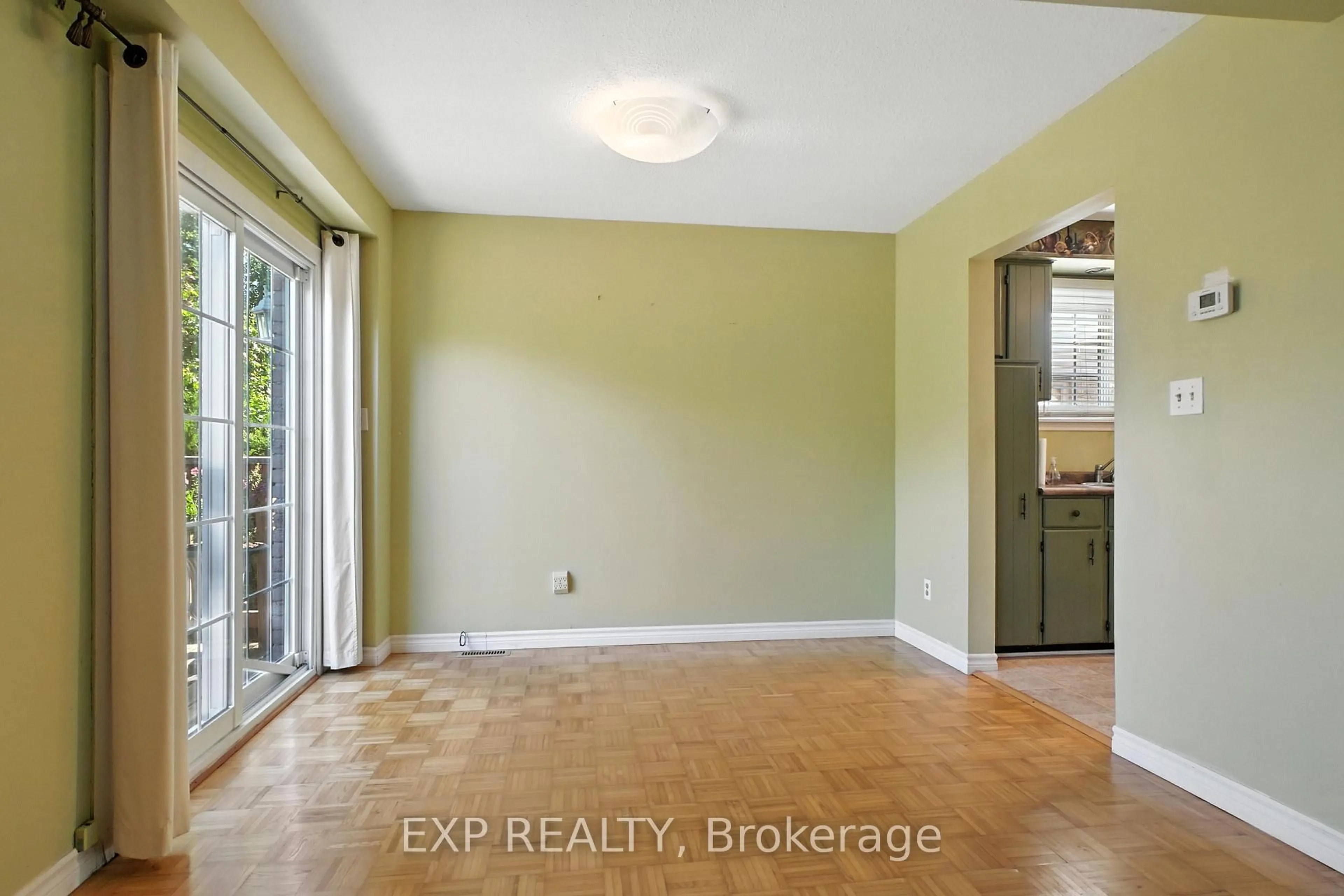 Indoor entryway for 1326 Eldorado Ave, Oshawa Ontario L1K 1G3
