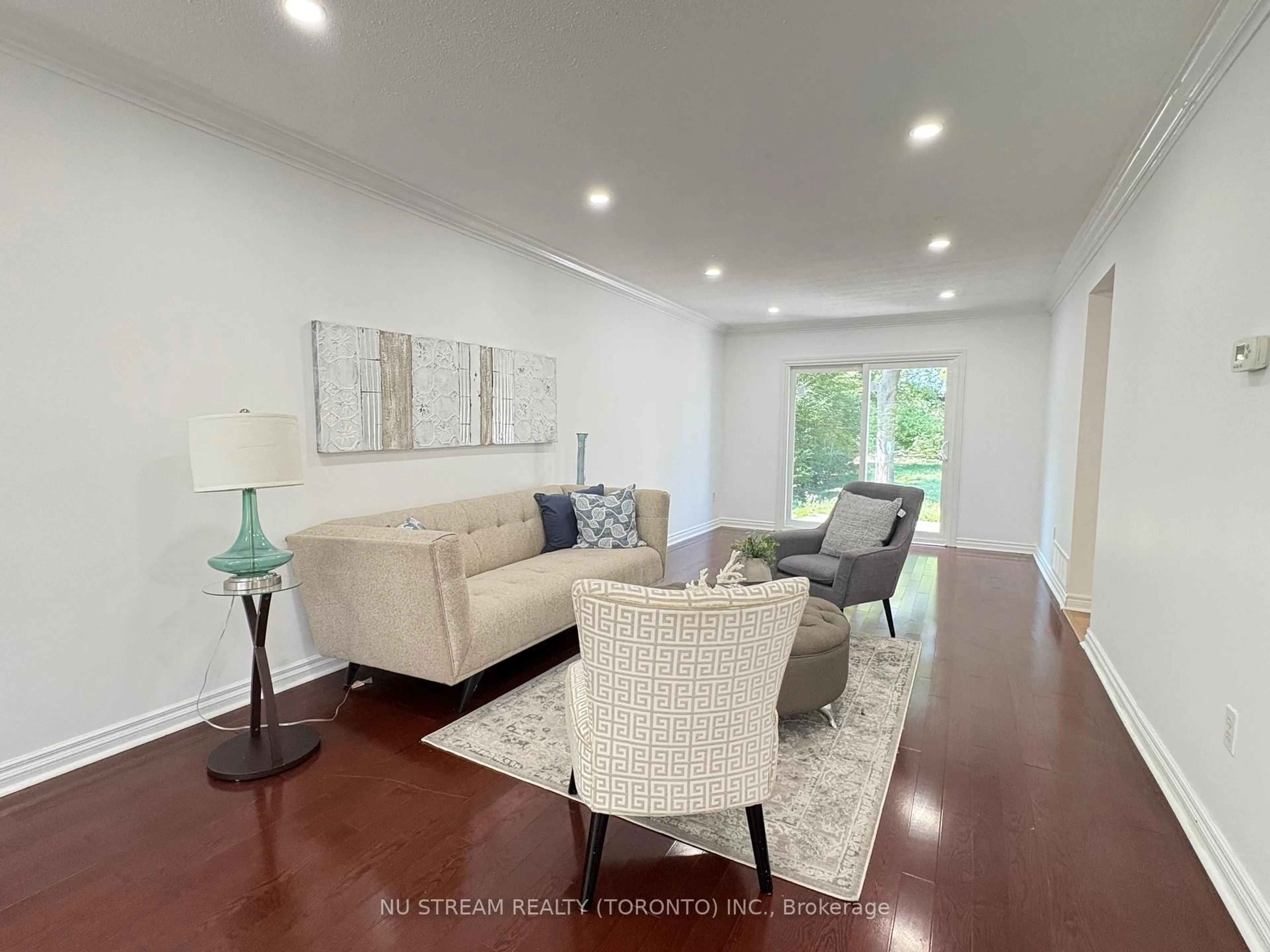 Living room with furniture, unknown for 172 Lawson Rd, Toronto Ontario M1C 2J4