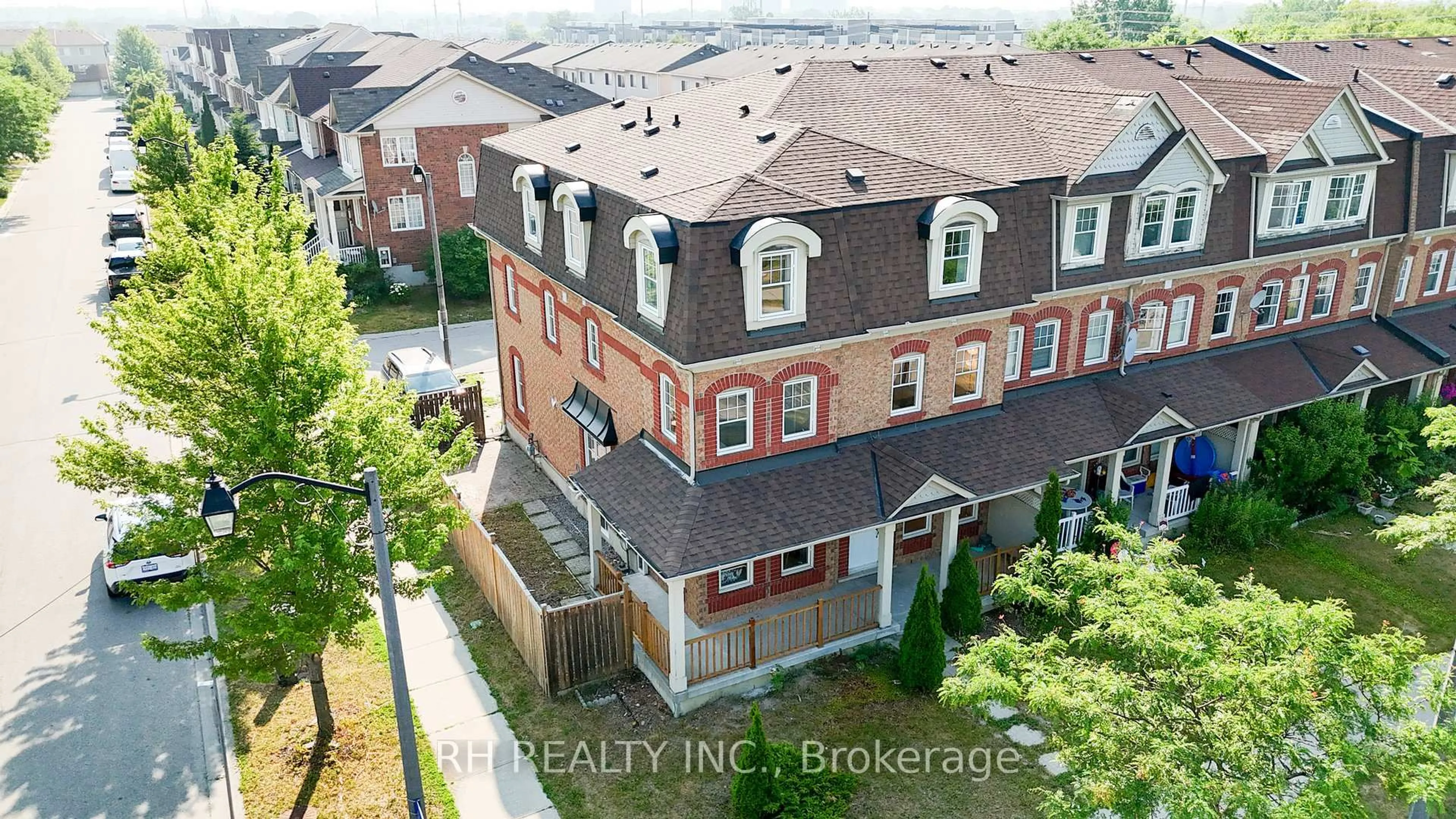 A pic from outside/outdoor area/front of a property/back of a property/a pic from drone, city buildings view from balcony for 13 Rouge River Dr, Toronto Ontario M1B 6J4