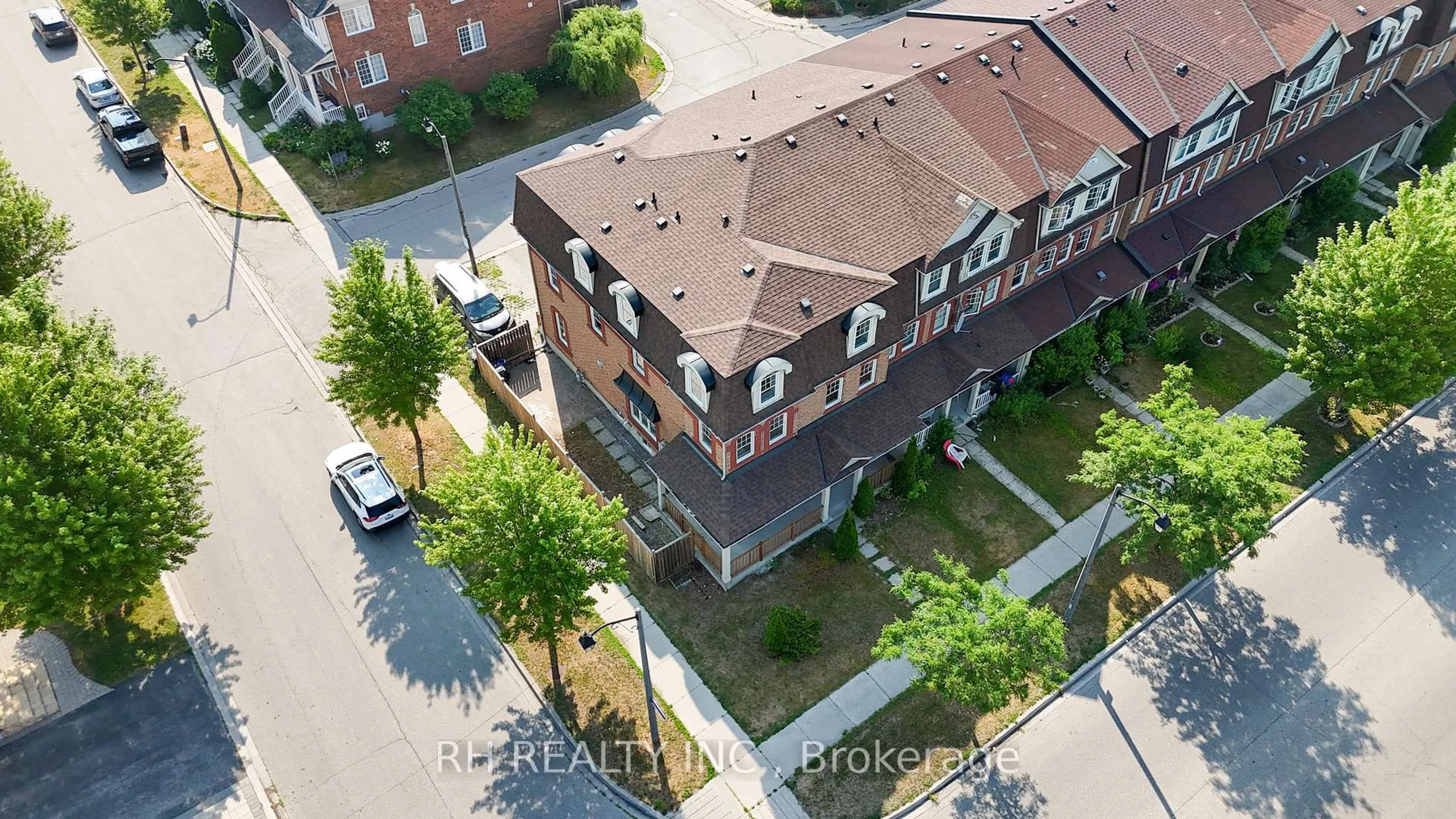 A pic from outside/outdoor area/front of a property/back of a property/a pic from drone, unknown for 13 Rouge River Dr, Toronto Ontario M1B 6J4