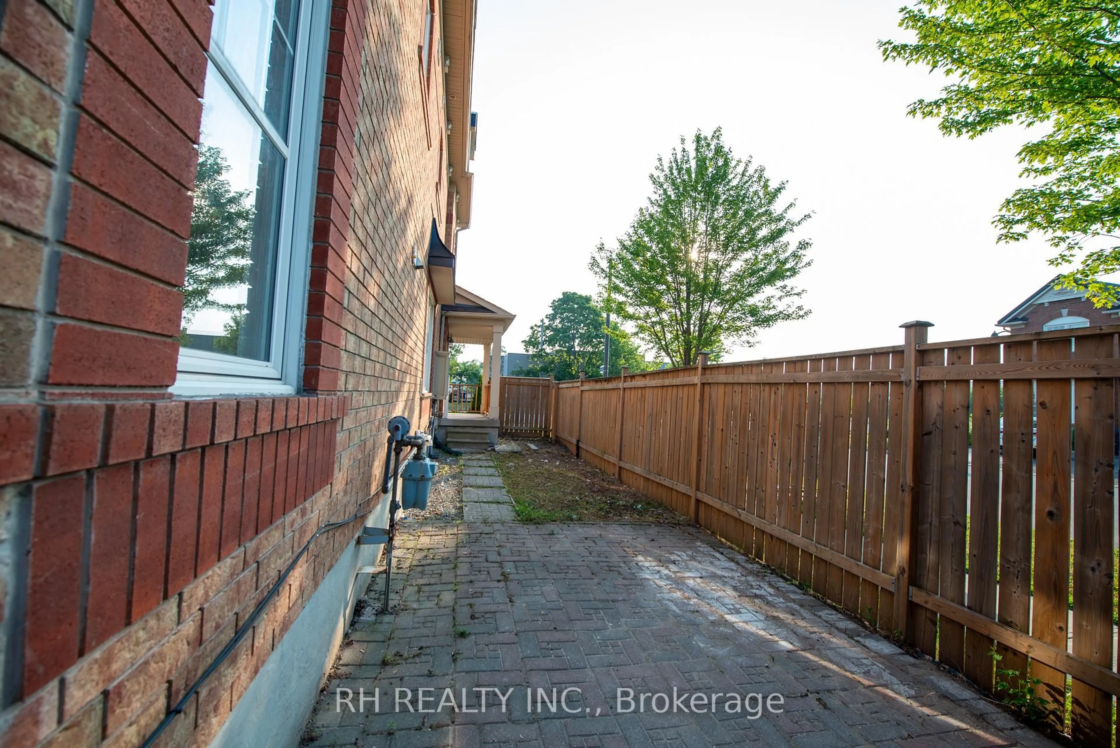 Patio, street for 13 Rouge River Dr, Toronto Ontario M1B 6J4