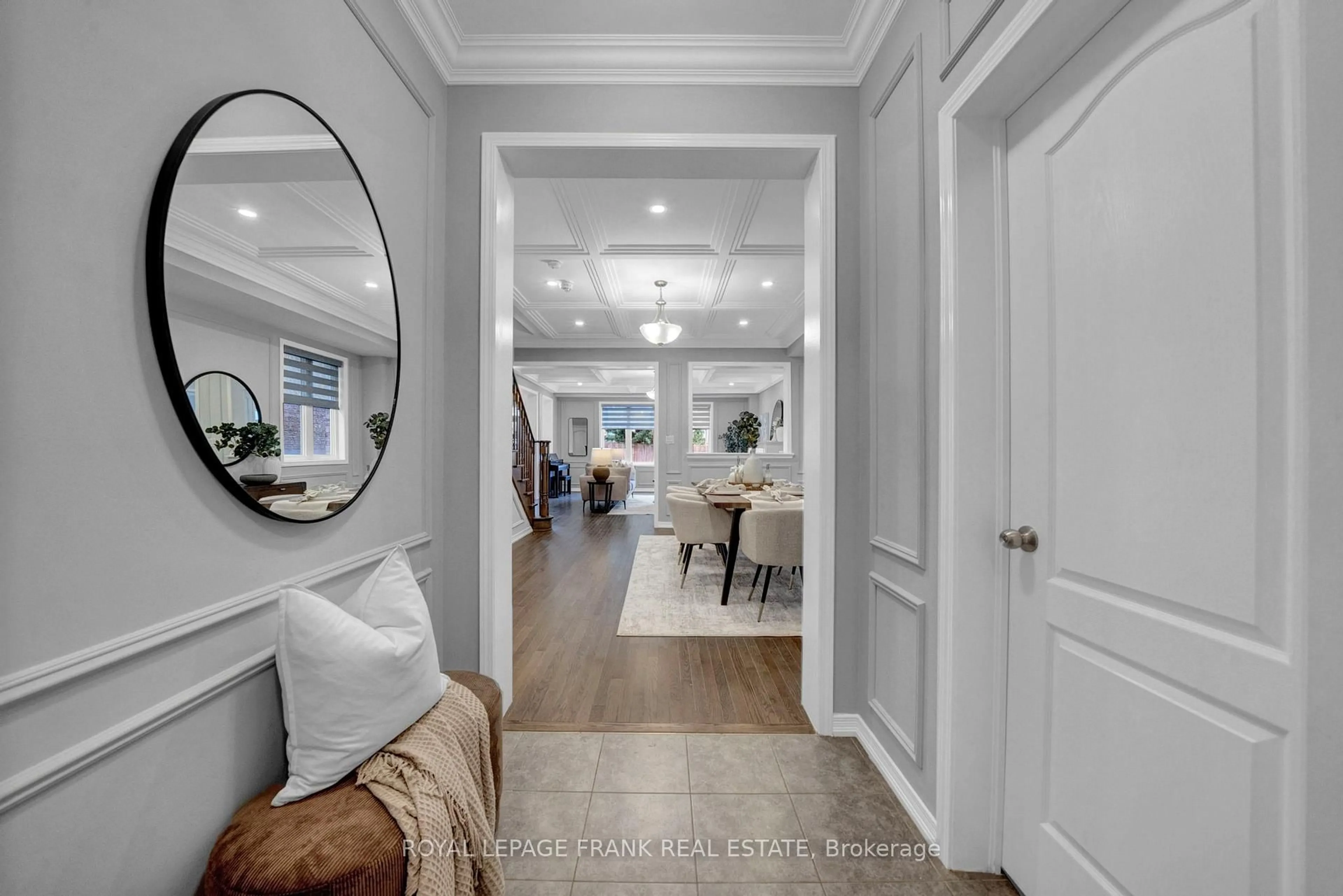 Indoor entryway for 85 Butson Cres, Clarington Ontario L1C 0S5