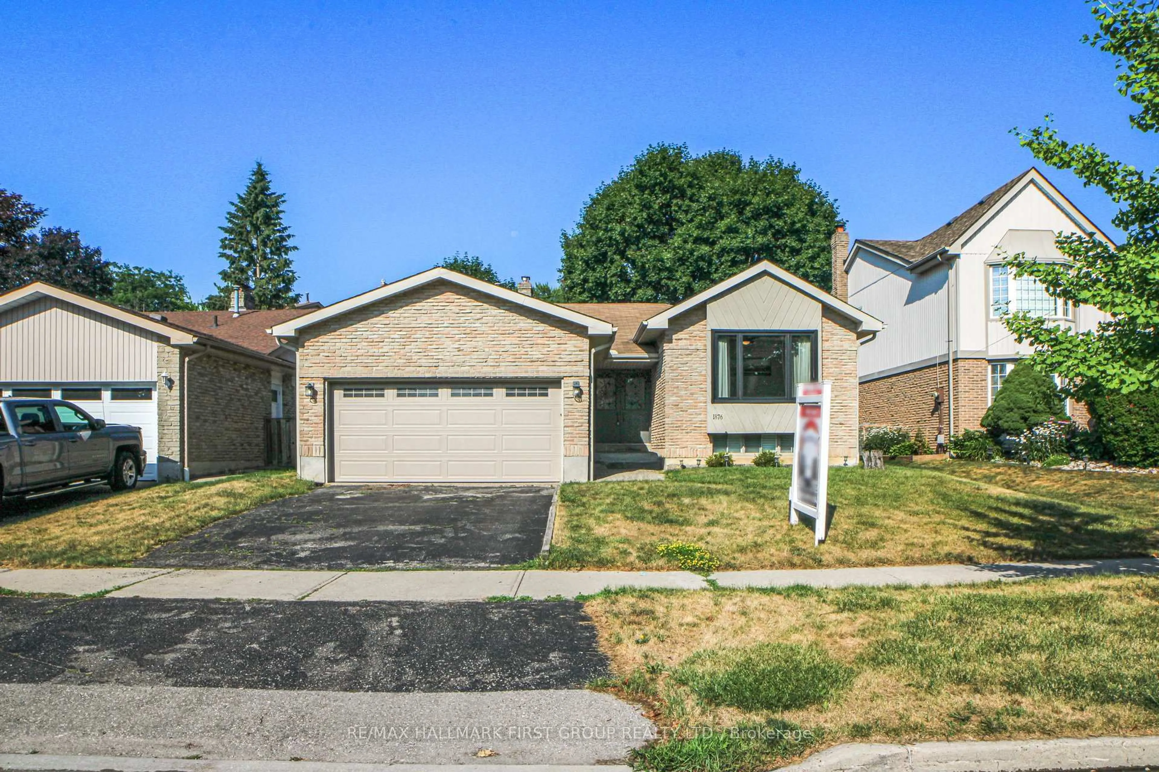 Unknown for 1876 New St, Pickering Ontario L1V 3M1
