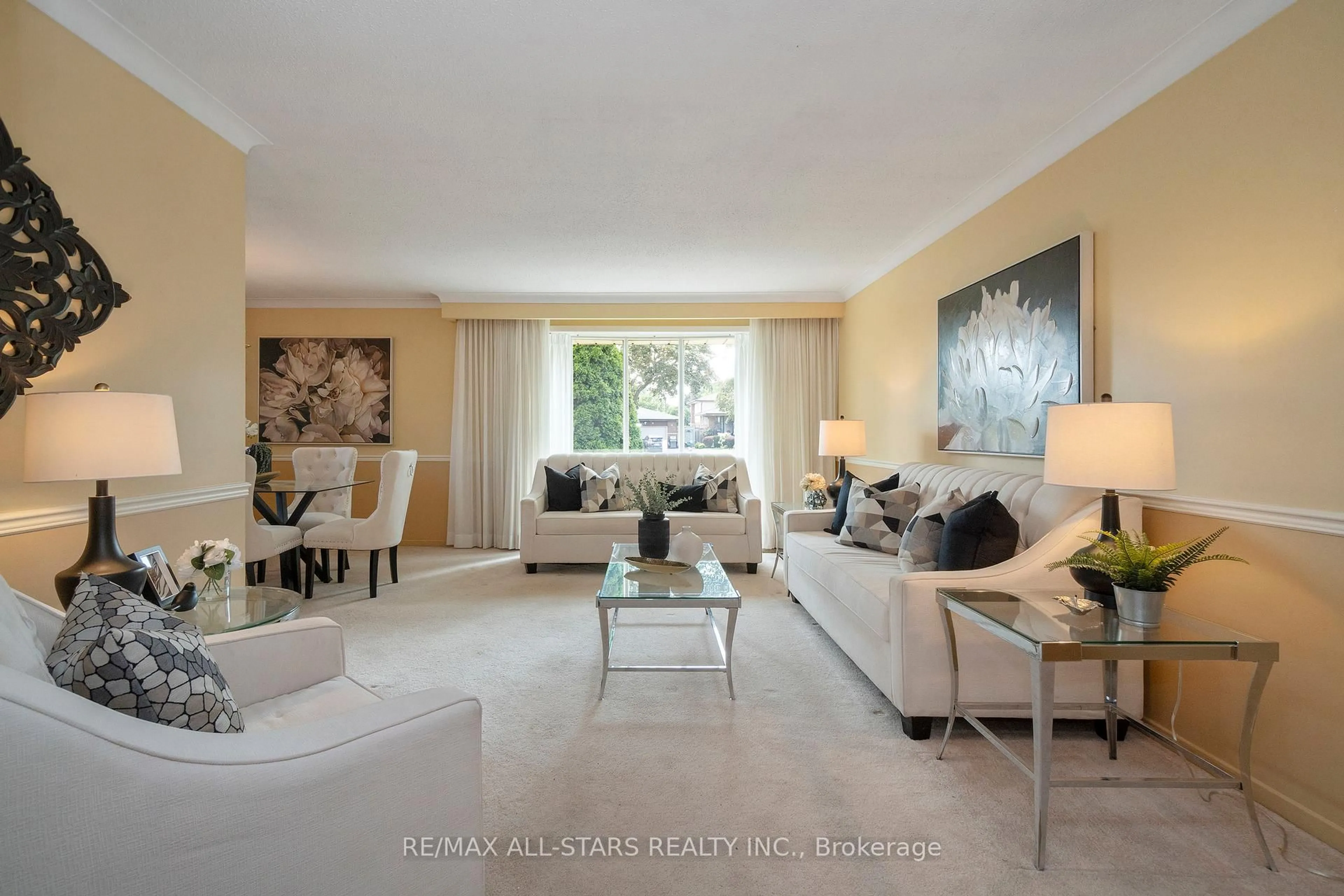 Living room with furniture, unknown for 24 Ensign Pl, Toronto Ontario M1G 2R1