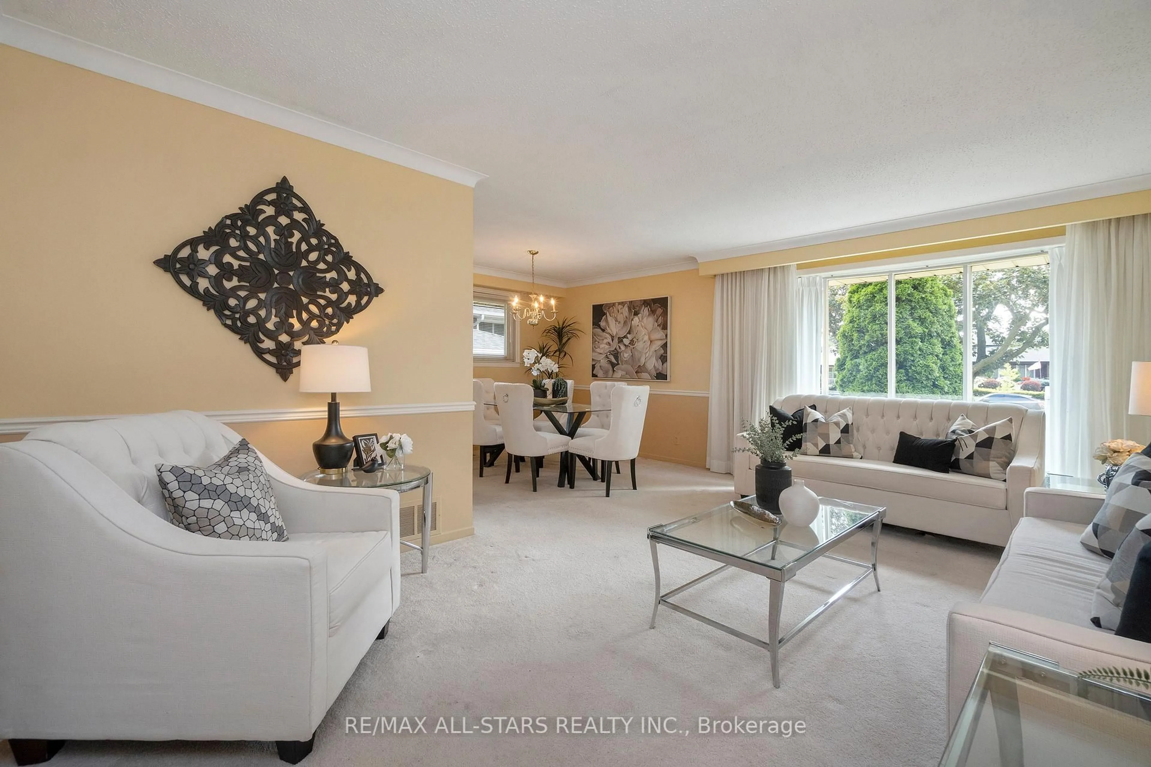 Living room with furniture, ceramic/tile floor for 24 Ensign Pl, Toronto Ontario M1G 2R1