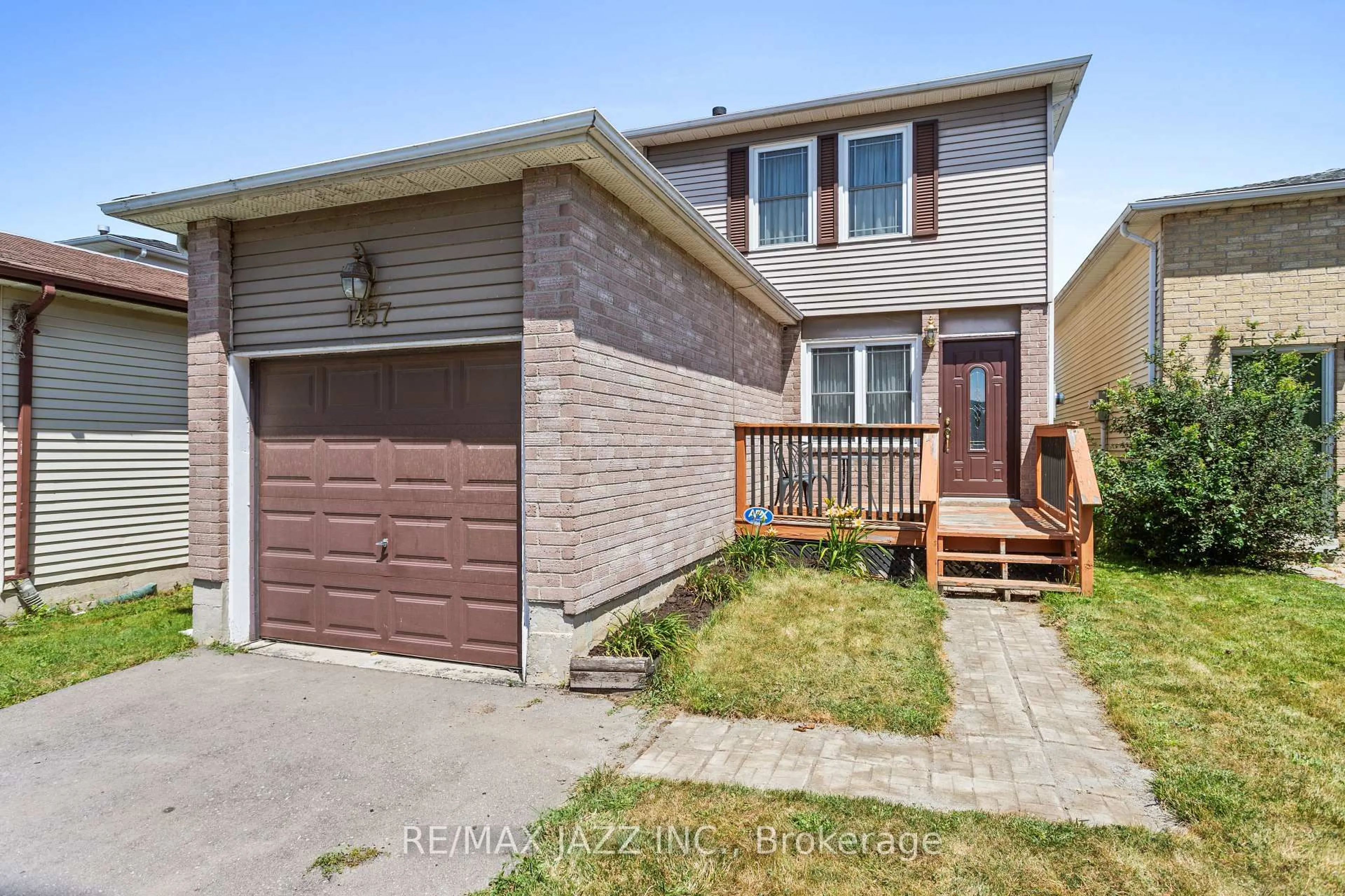 Home with brick exterior material, street for 1457 Birchcliffe Crt, Oshawa Ontario L1J 7Z9