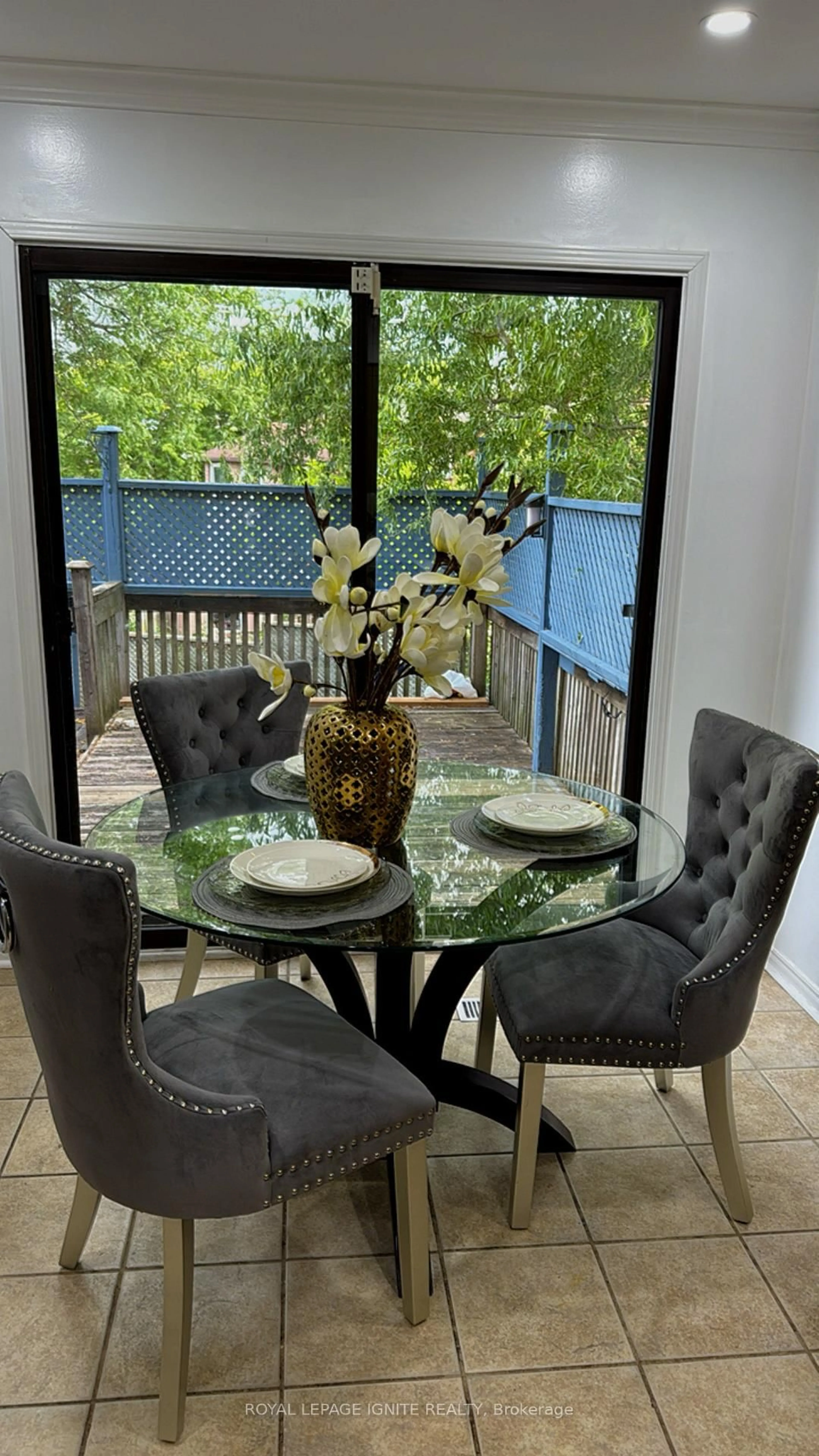 Dining room, unknown for 1007 Maury Cres, Pickering Ontario L1X 1P7