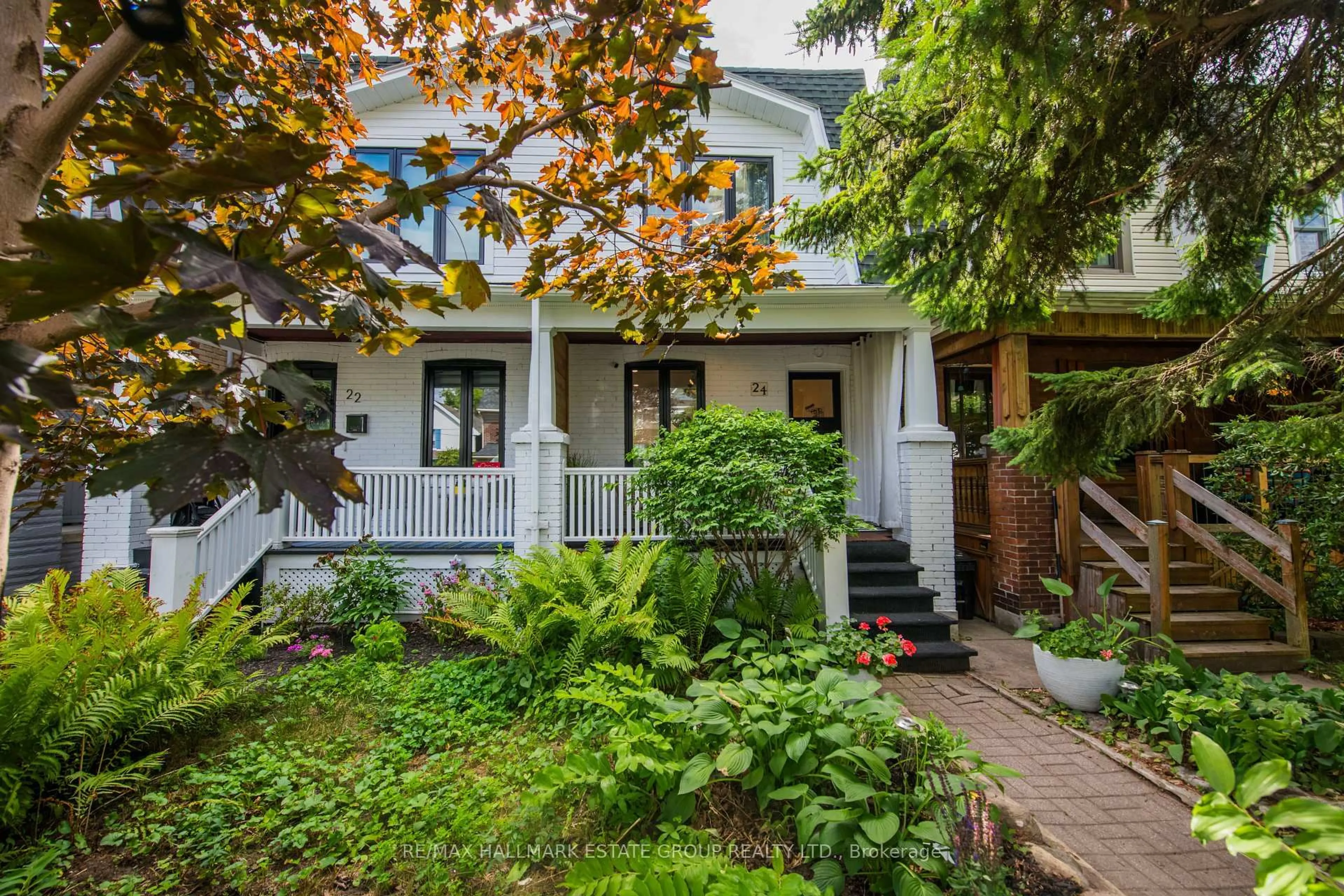 Patio, street for 24 Pickering St, Toronto Ontario M4E 3J6