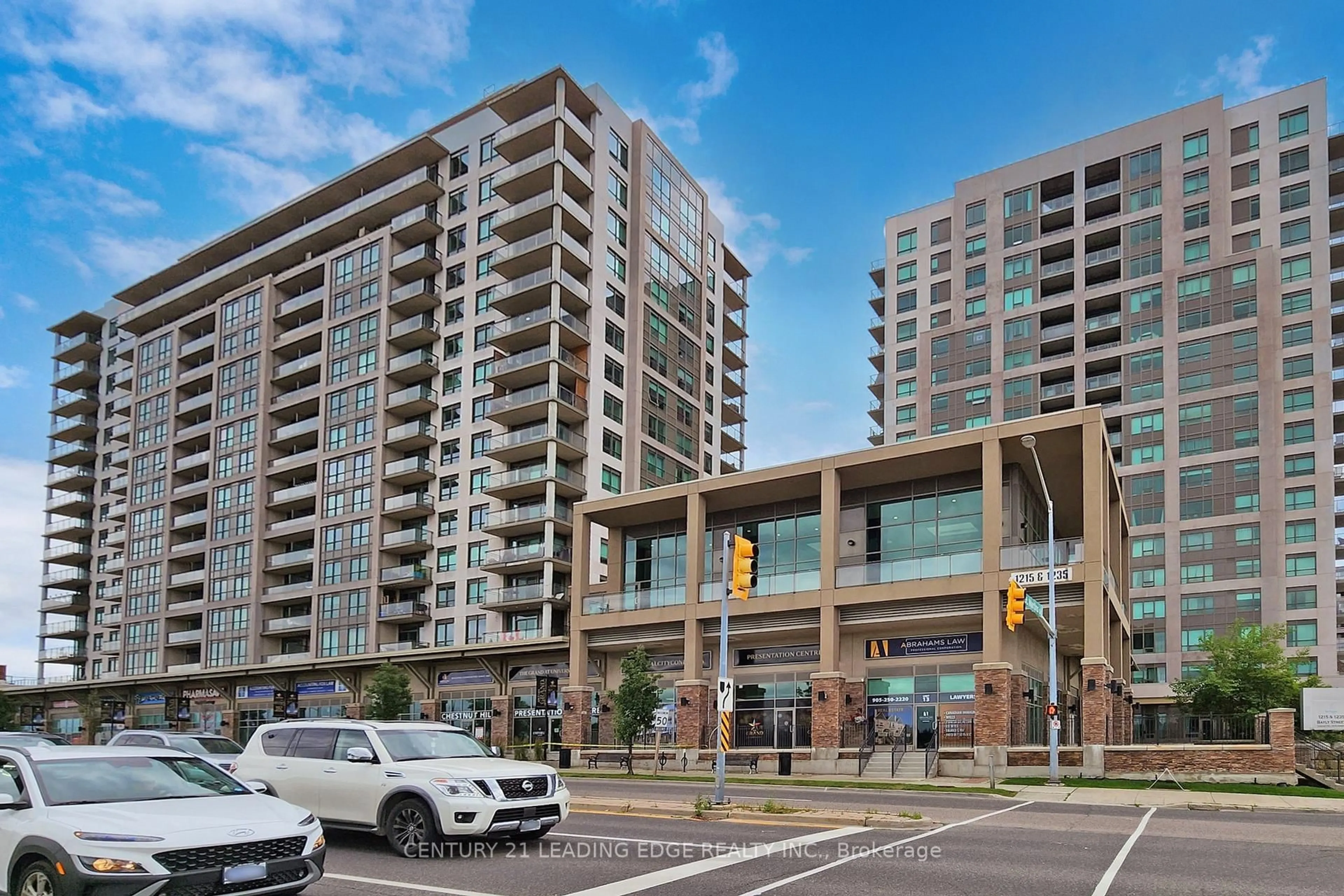 Indoor foyer for 1235 Bayly St #901, Pickering Ontario L1W 1L7