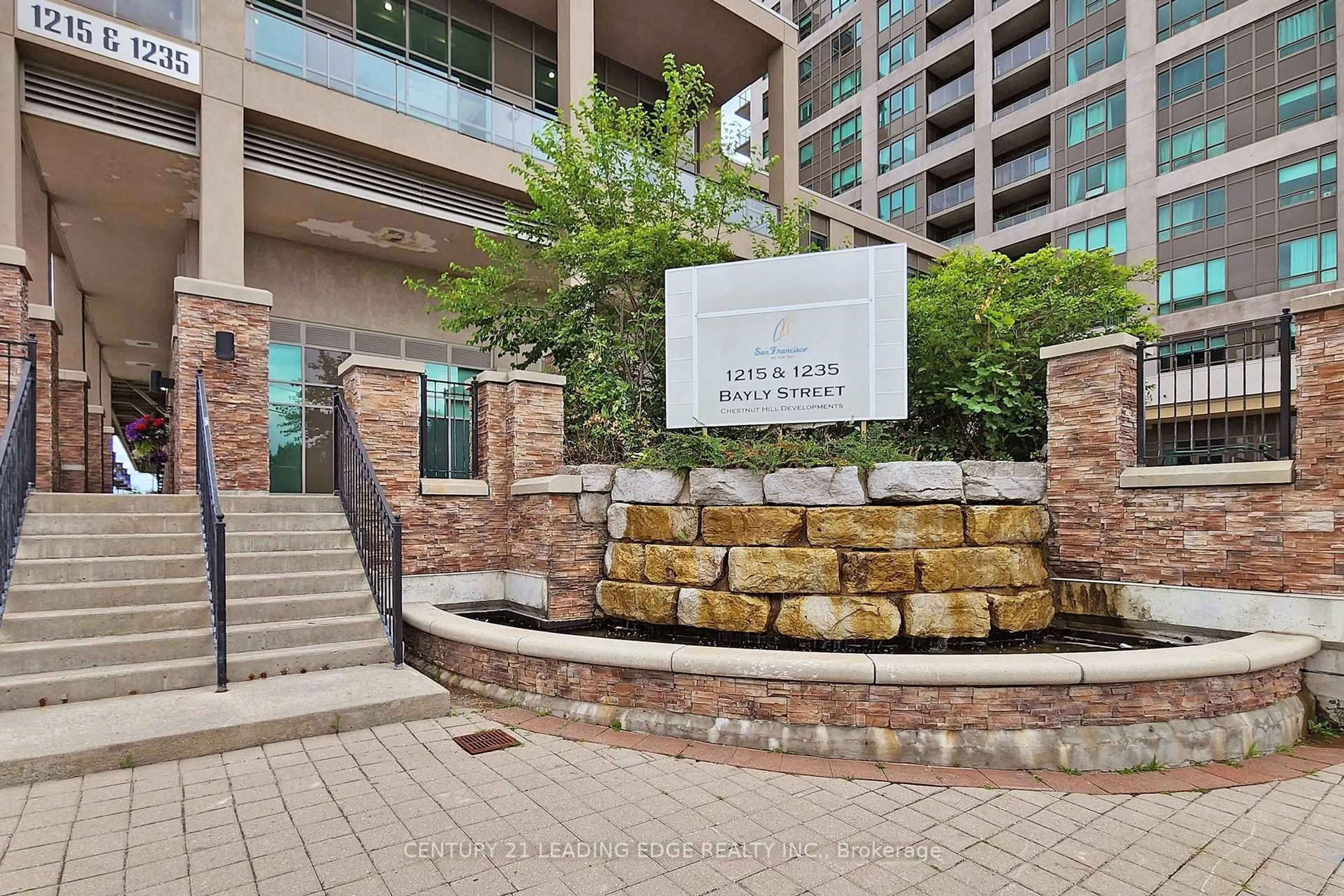 Indoor foyer for 1235 Bayly St #901, Pickering Ontario L1W 1L7