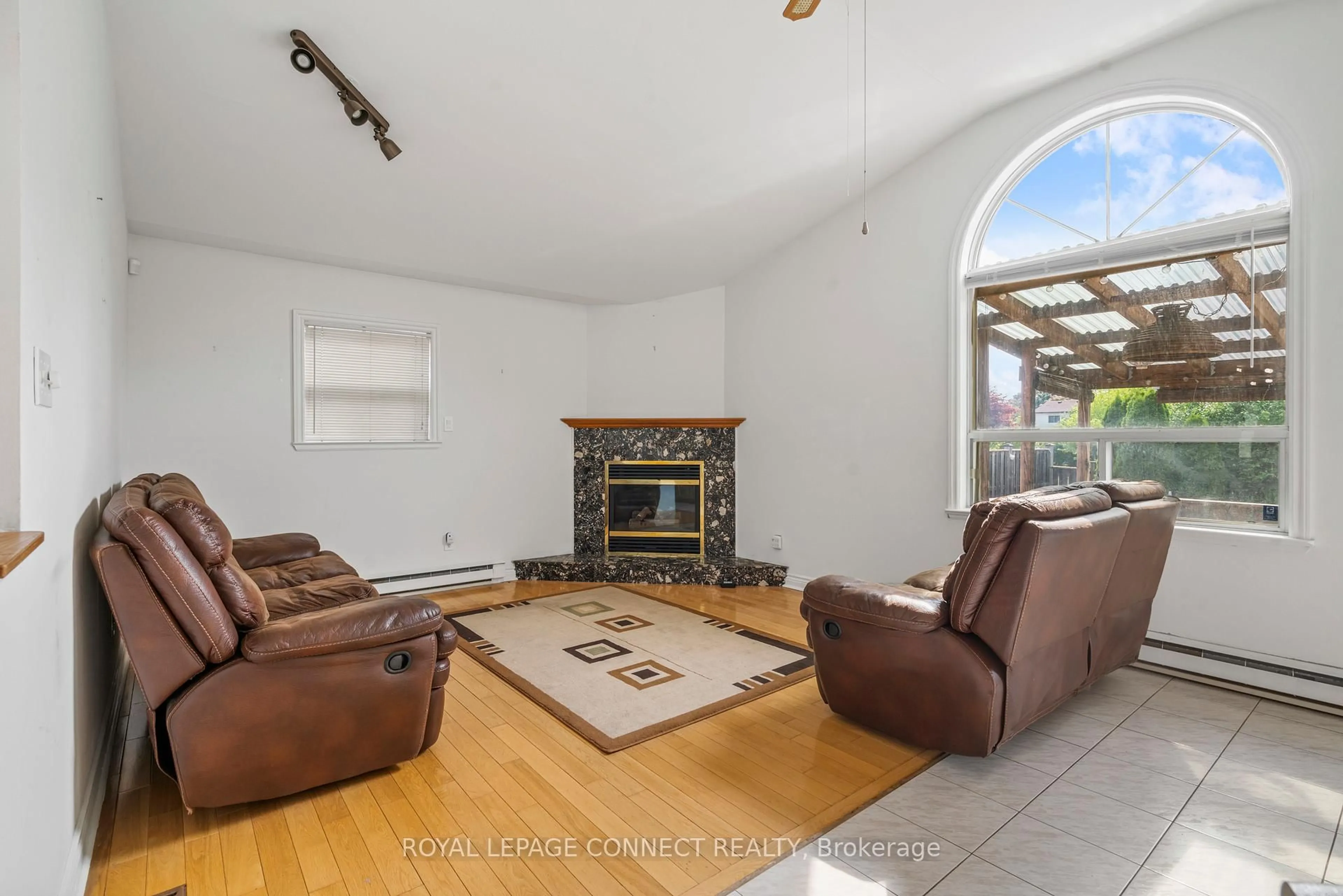 Living room with furniture, unknown for 53 Snowball Cres, Toronto Ontario M1B 1S5