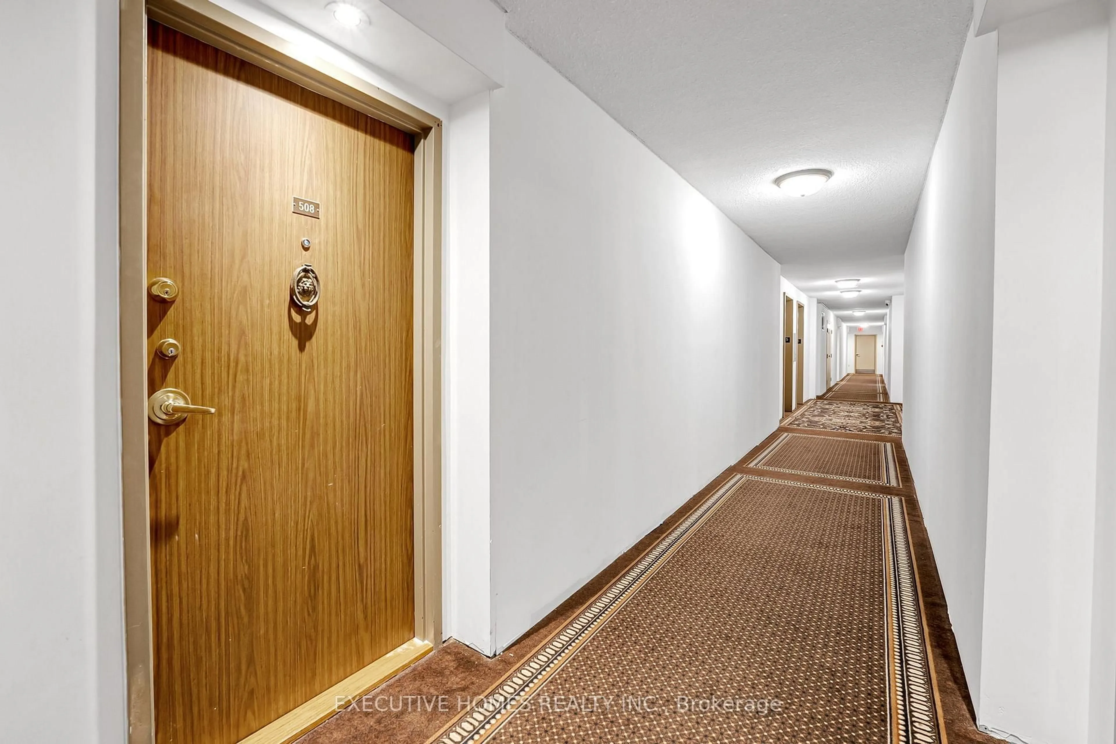 Indoor foyer for 3131 Bridletowne Circ #508, Toronto Ontario M1W 2S9