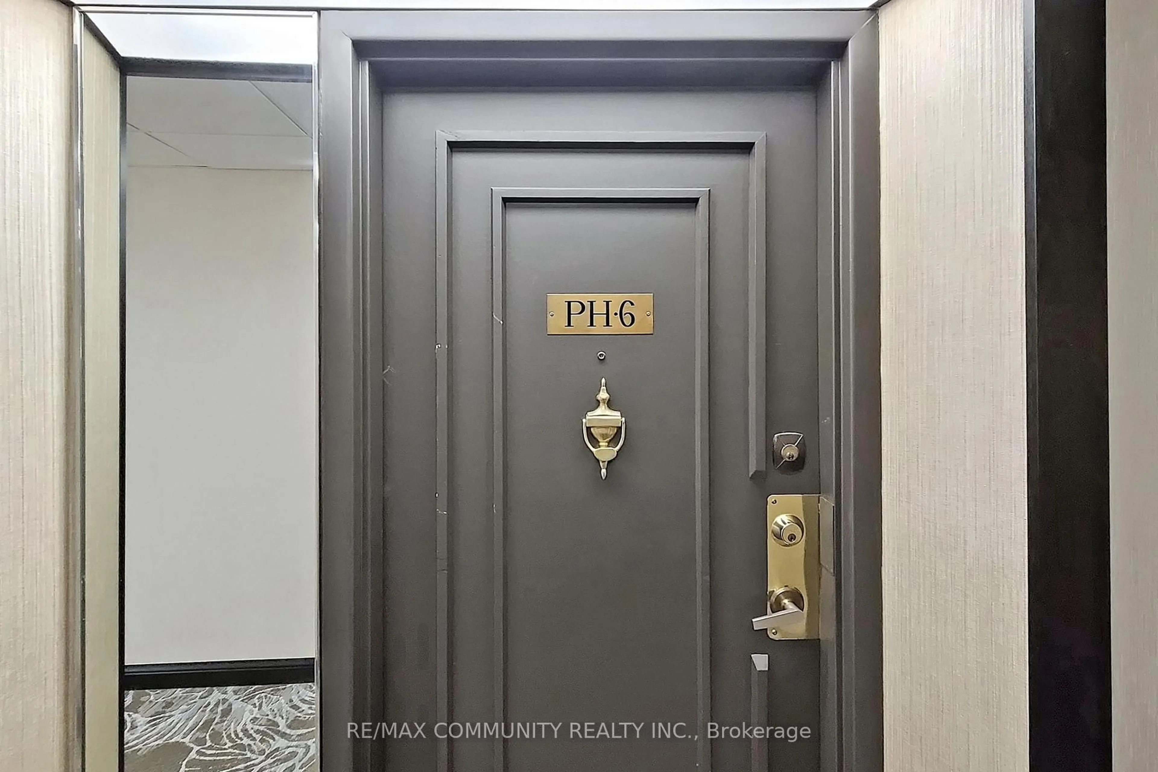 Indoor entryway for 2330 Bridletowne Circ #Ph06, Toronto Ontario M1W 3P6