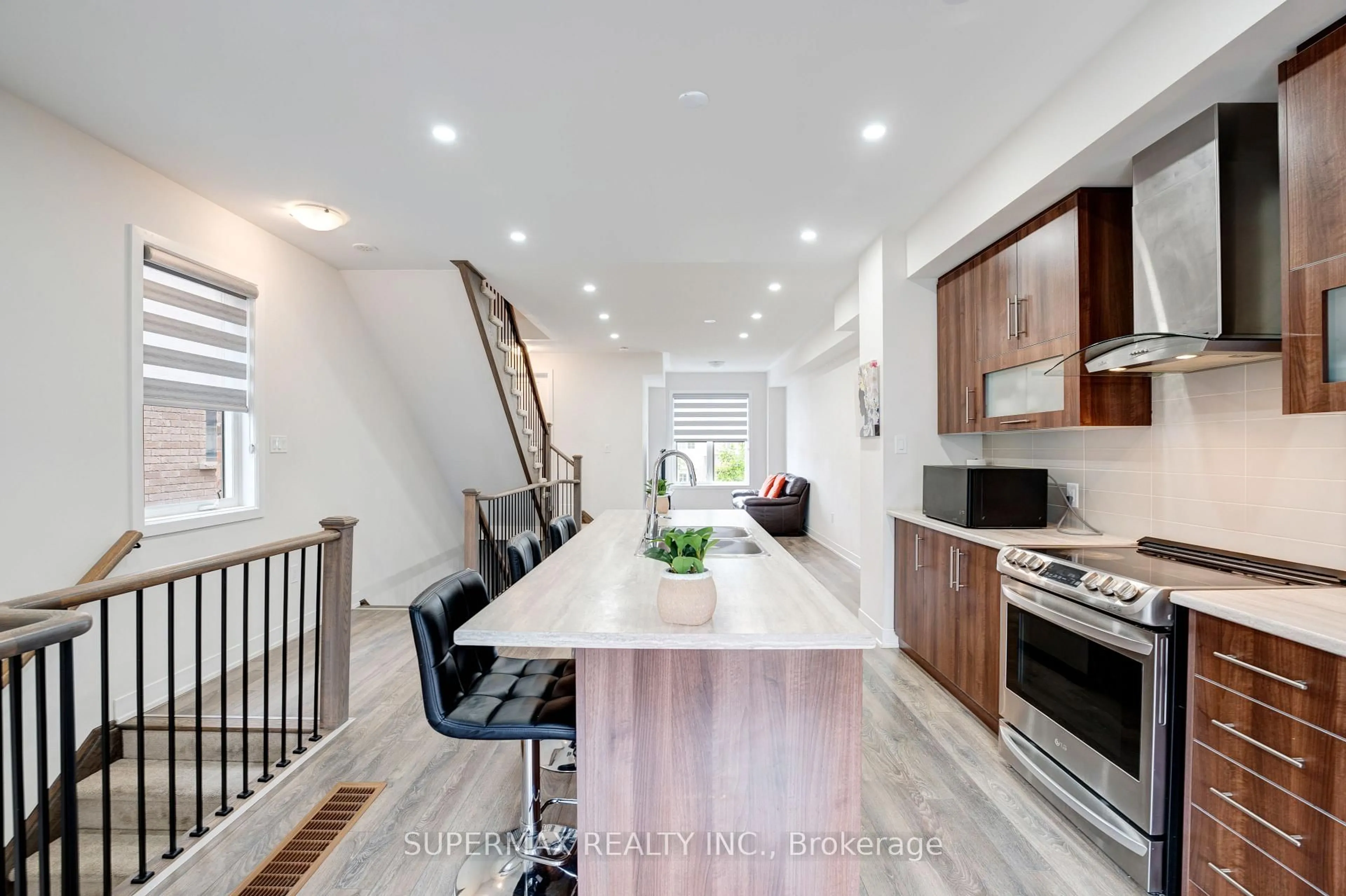Open concept kitchen, unknown for 33 Donald Fleming Way #65, Whitby Ontario L1R 0N8