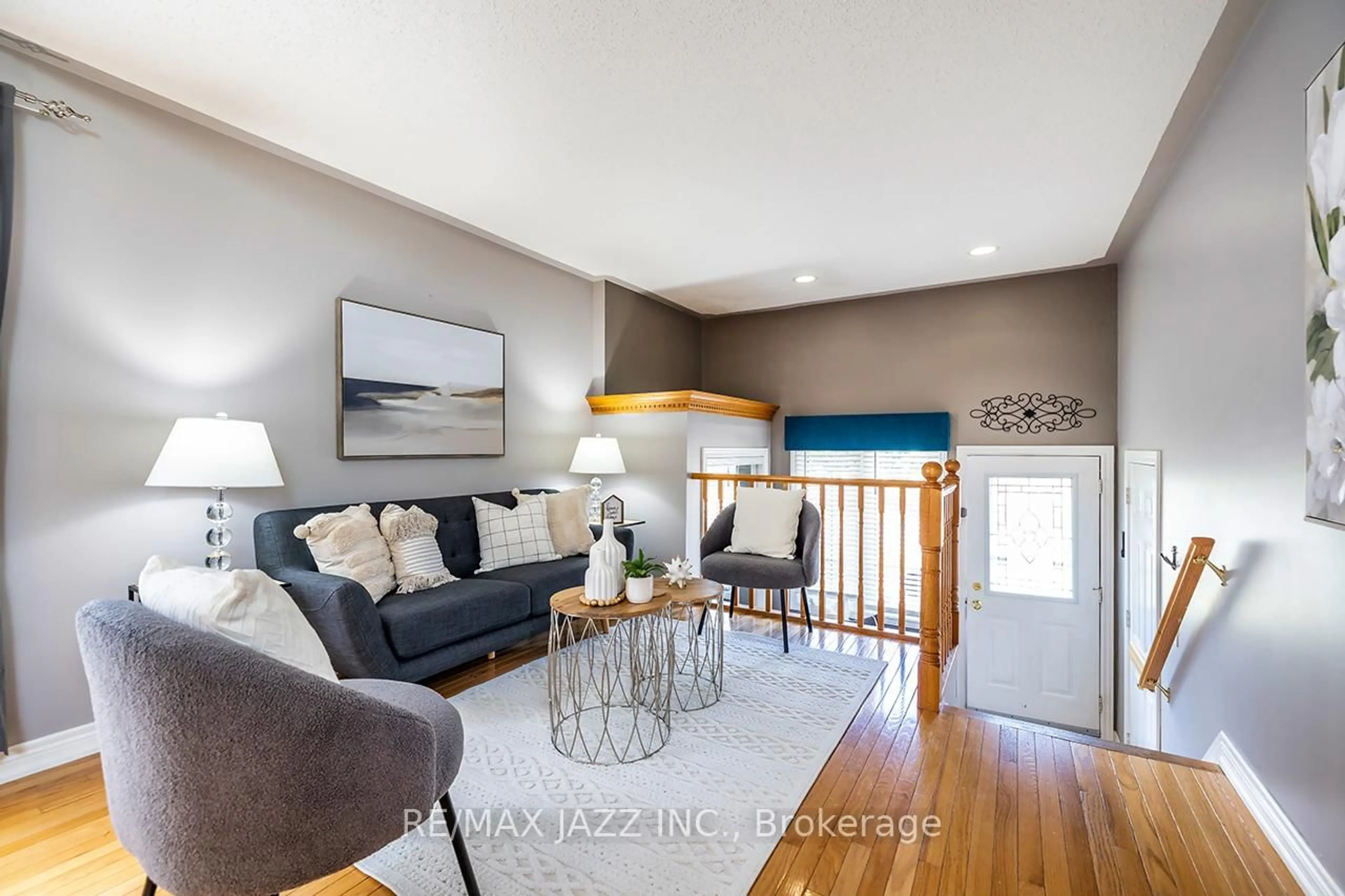 Living room with furniture, unknown for 15 Daiseyfield Ave, Clarington Ontario L1E 3E8