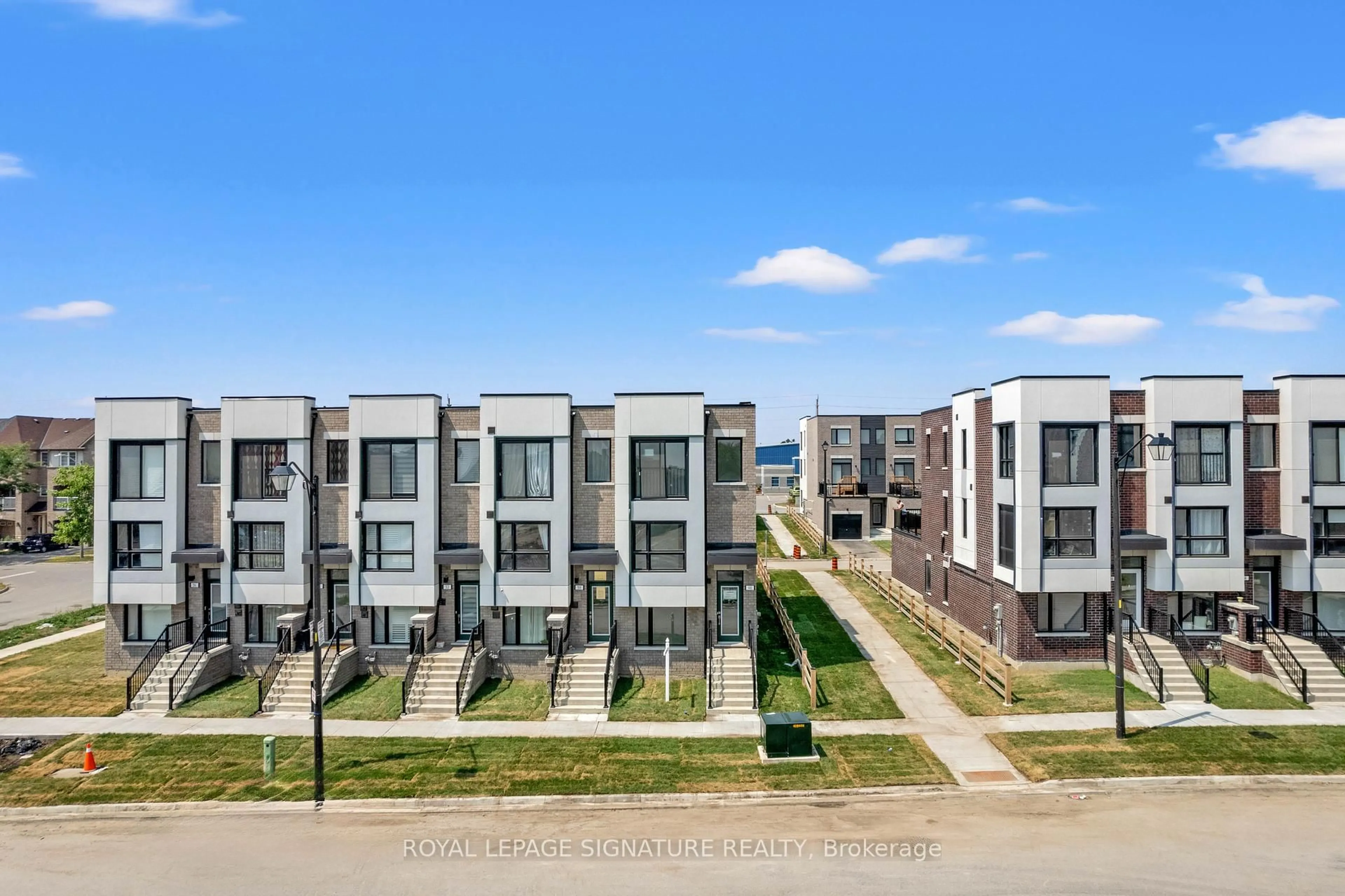 A pic from outside/outdoor area/front of a property/back of a property/a pic from drone, street for 48 Bateson St, Ajax Ontario L1S 7M3