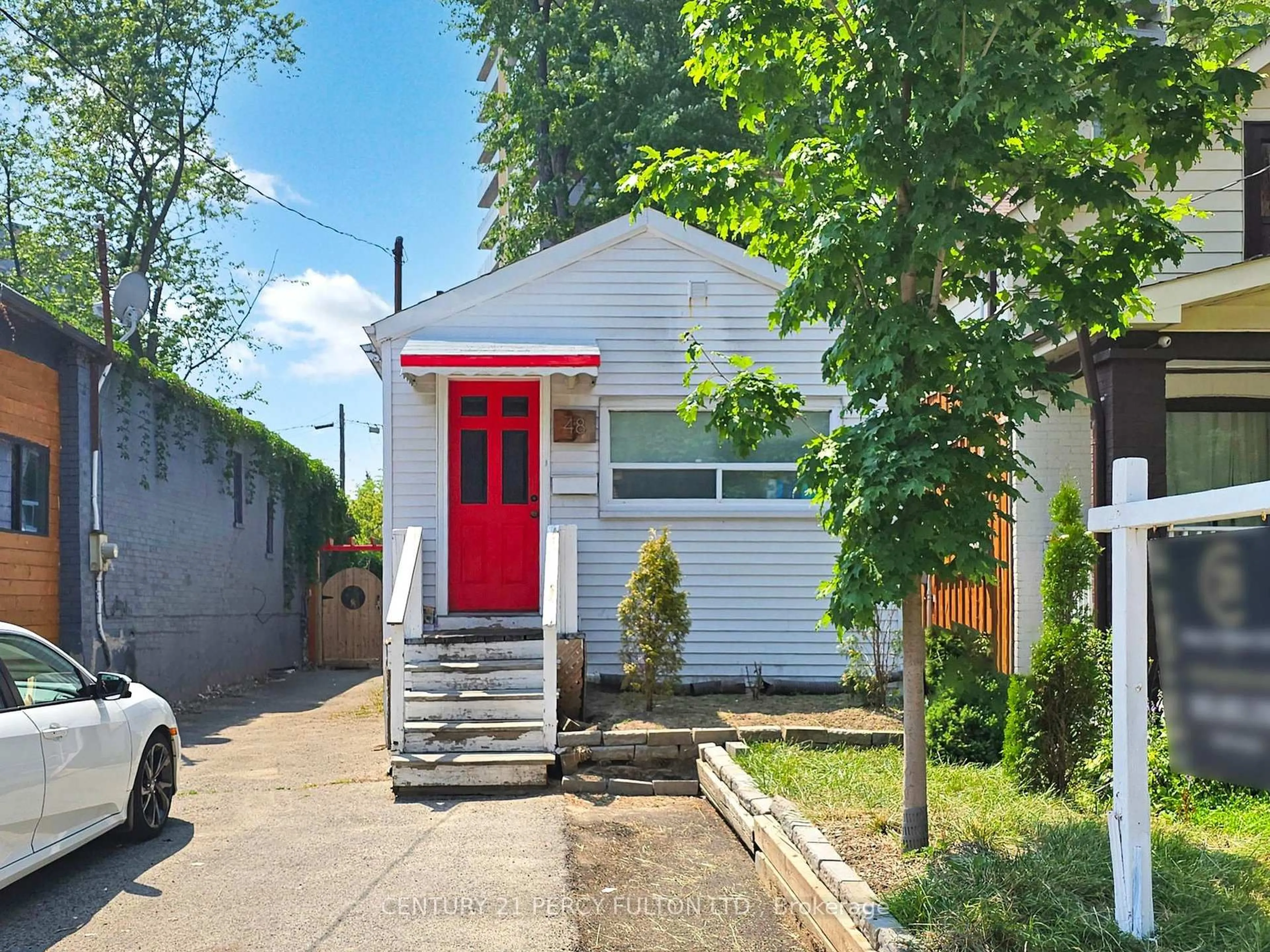Home with vinyl exterior material, street for 48 St Dunstan Dr, Toronto Ontario M1L 2V5