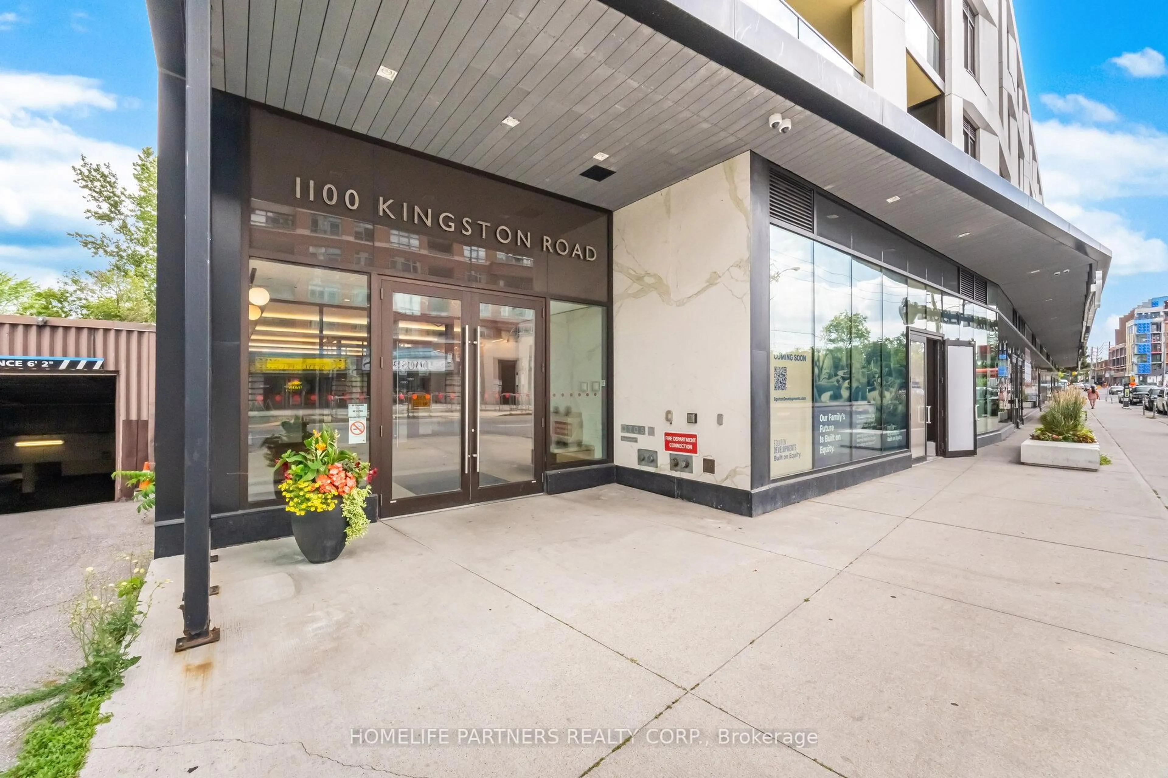 Indoor foyer for 1100 Kingston Rd #408, Toronto Ontario M1N 0B3