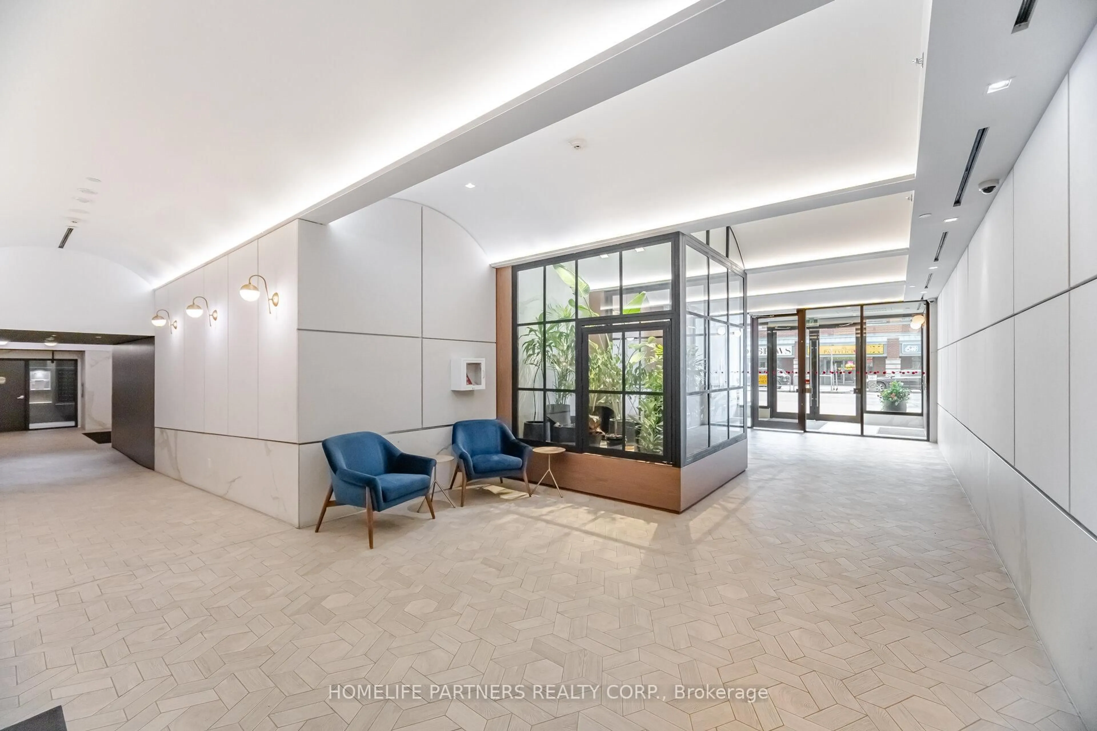 Indoor foyer for 1100 Kingston Rd #408, Toronto Ontario M1N 0B3