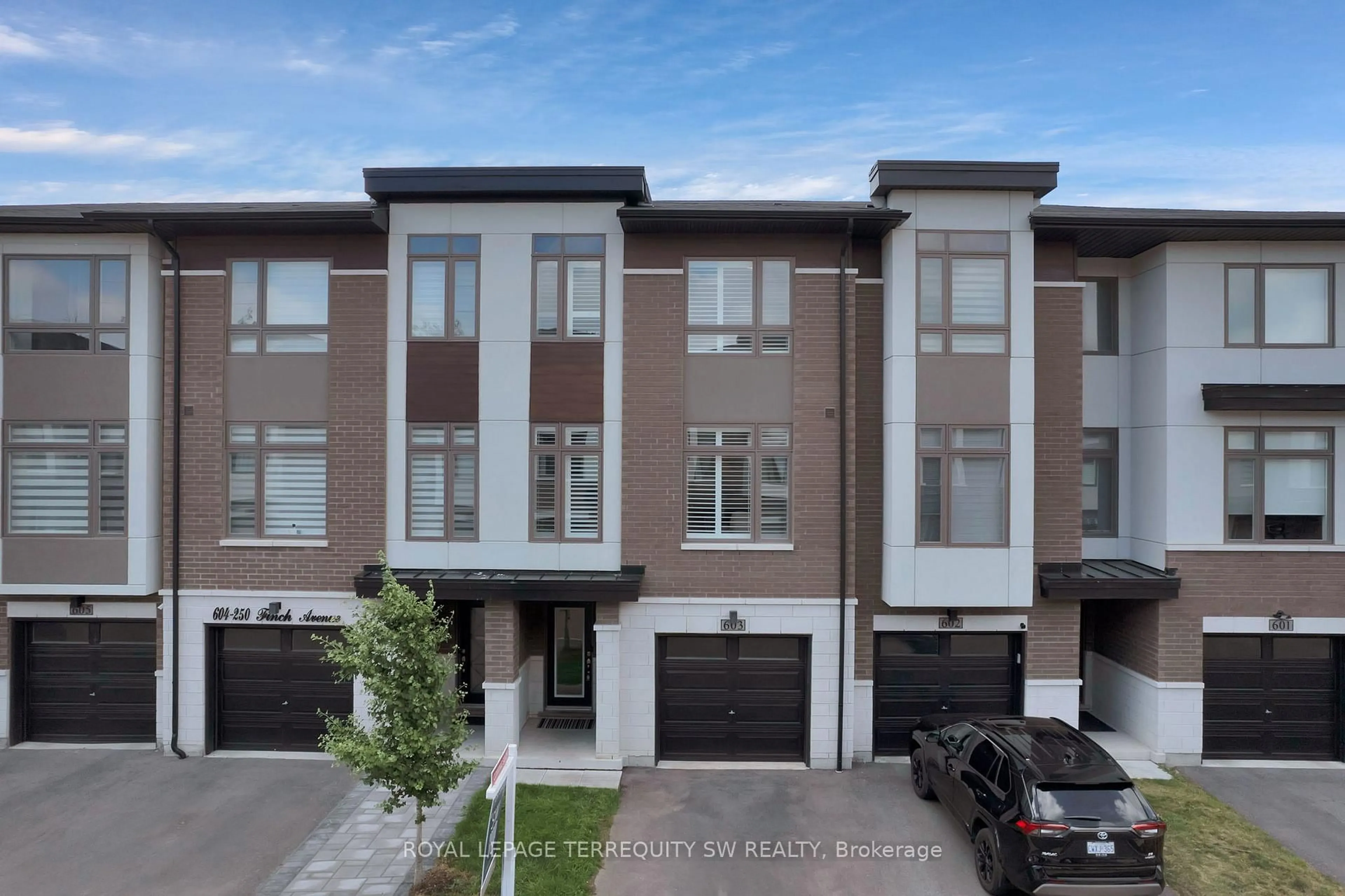 Unknown for 250 Finch Ave #603, Pickering Ontario L1V 0G6