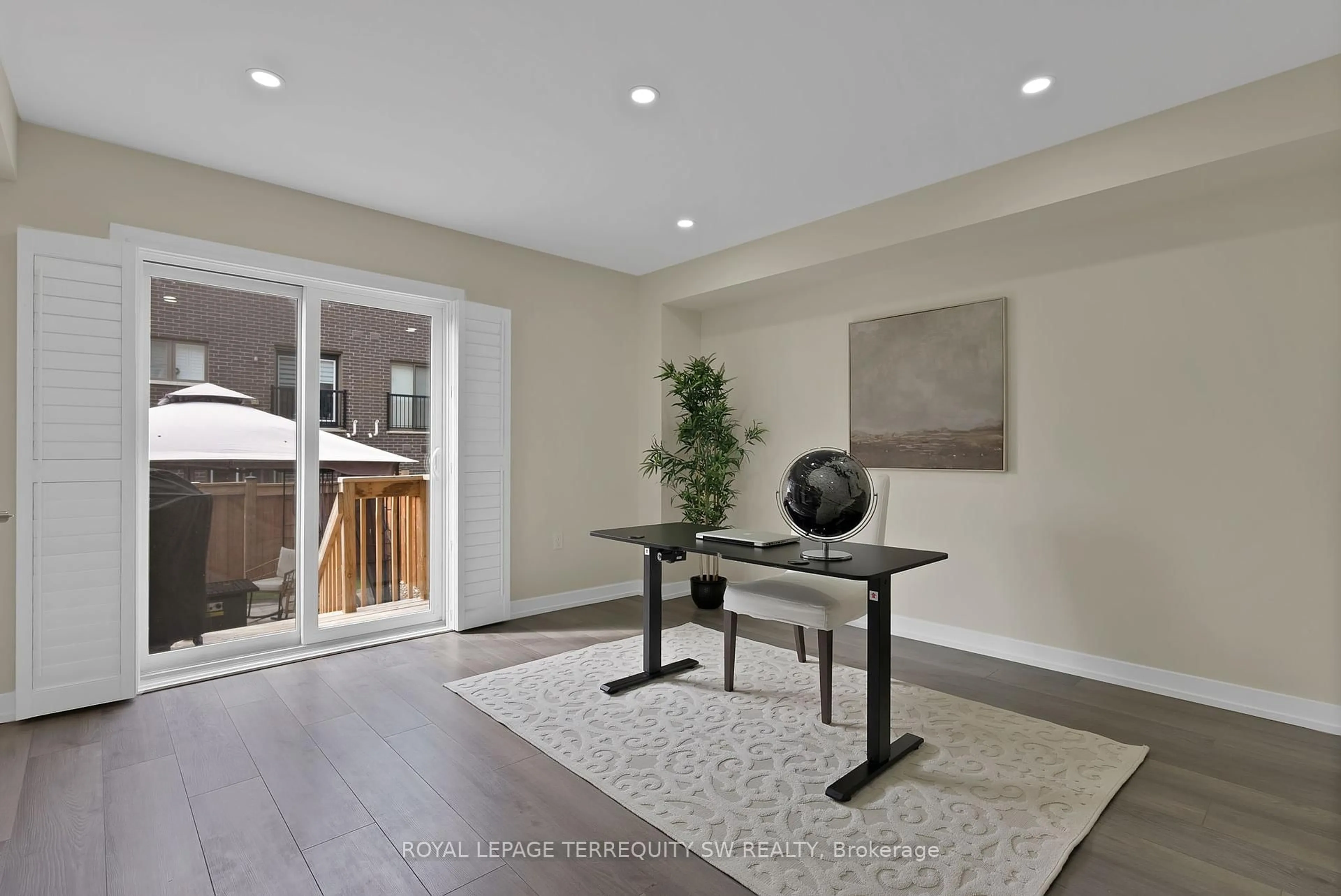Indoor entryway for 250 Finch Ave #603, Pickering Ontario L1V 0G6