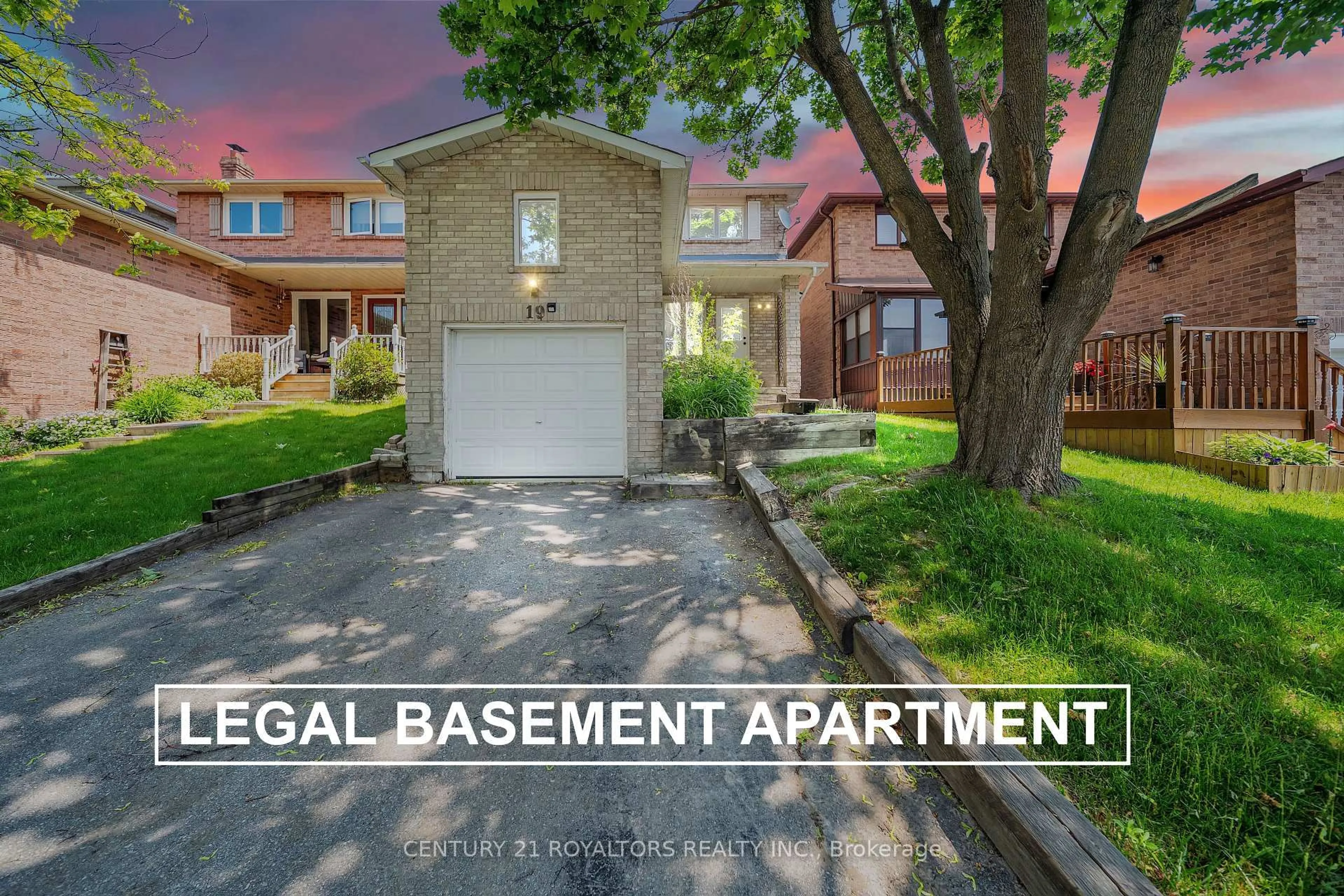 A pic from outside/outdoor area/front of a property/back of a property/a pic from drone, street for 19 Palmer Dr, Ajax Ontario L1S 5W9