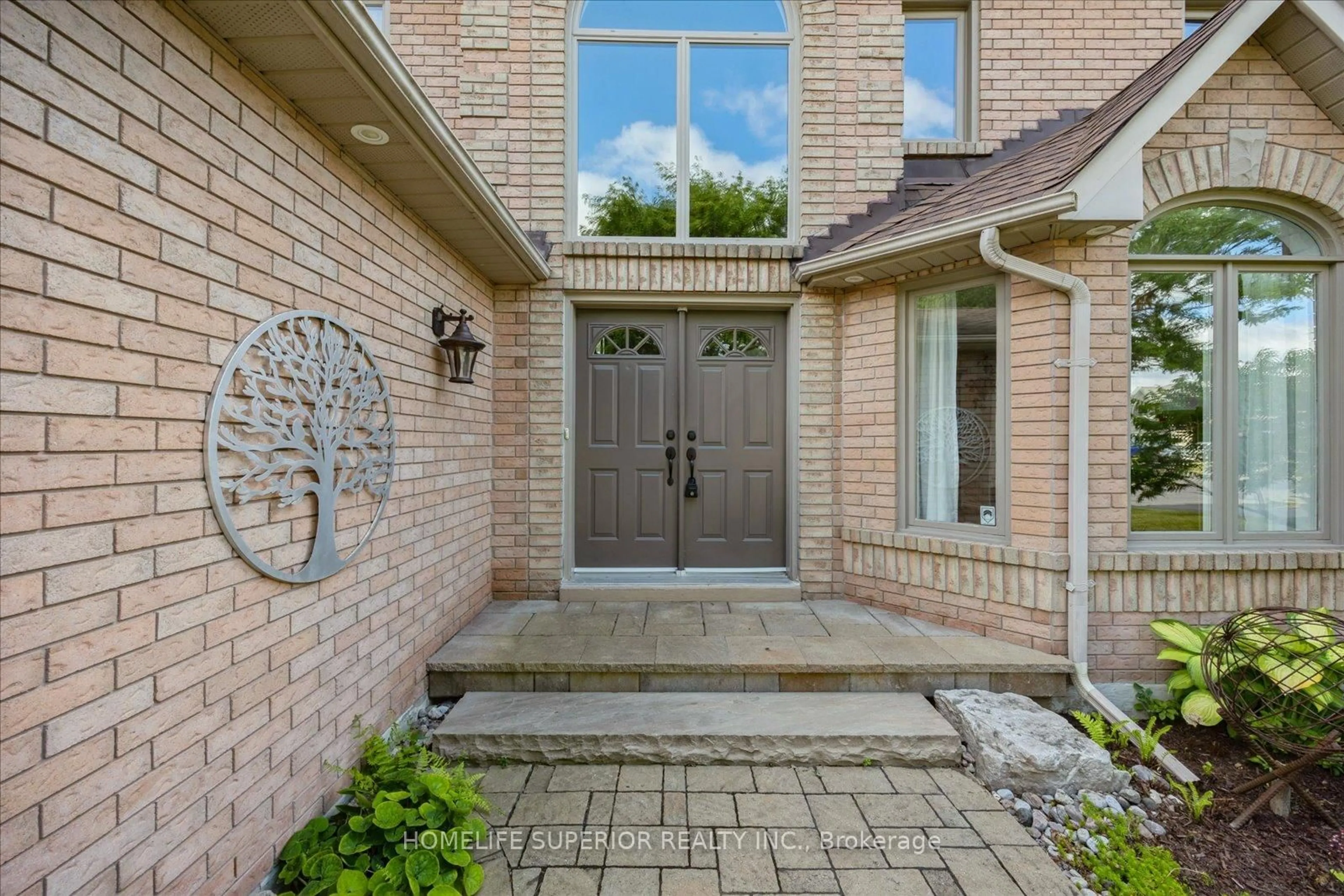 Home with brick exterior material, street for 500 Sandalwood Crt, Oshawa Ontario L1G 7X9