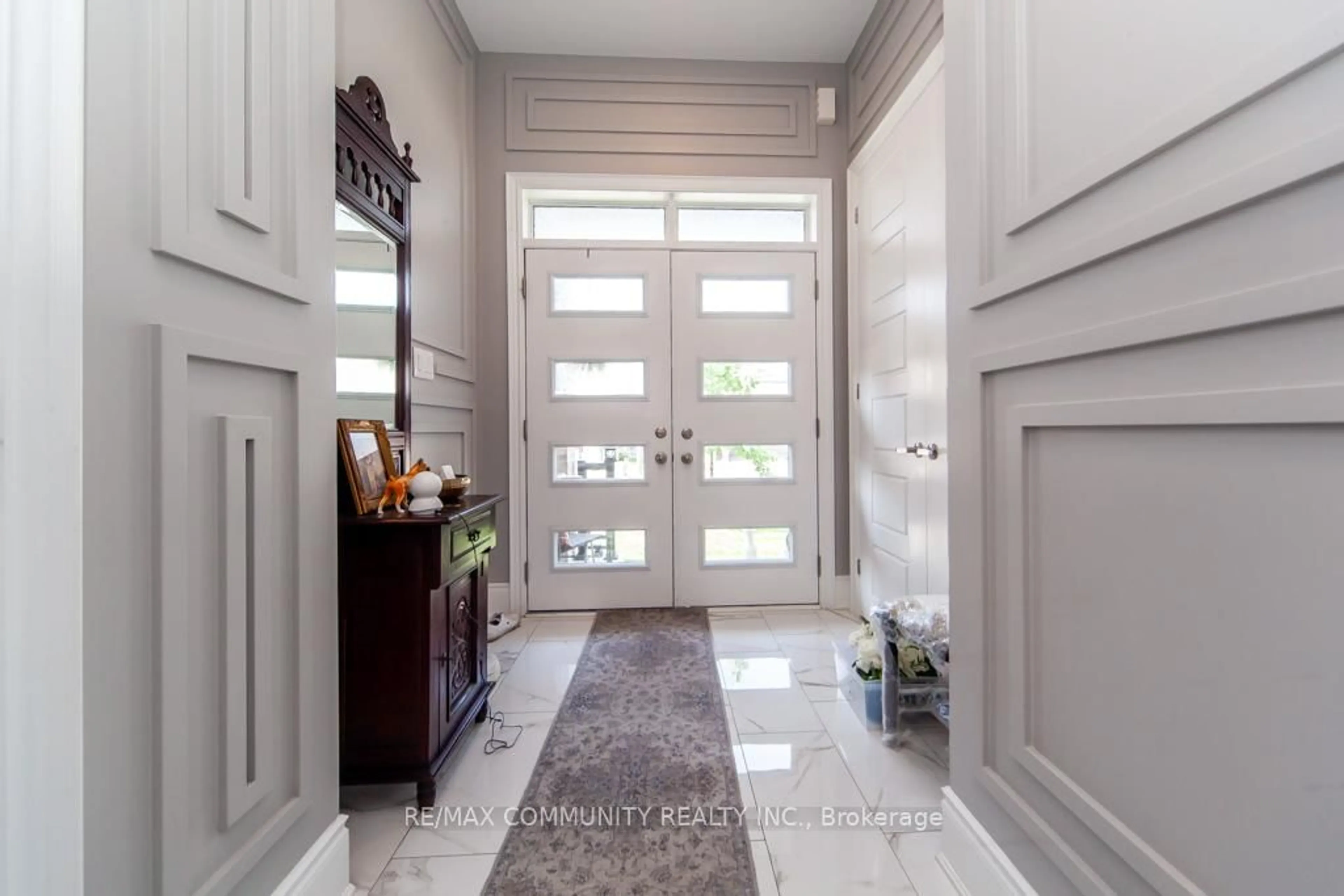 Indoor entryway for 70 Barkerville Dr, Whitby Ontario L1N 9Y6