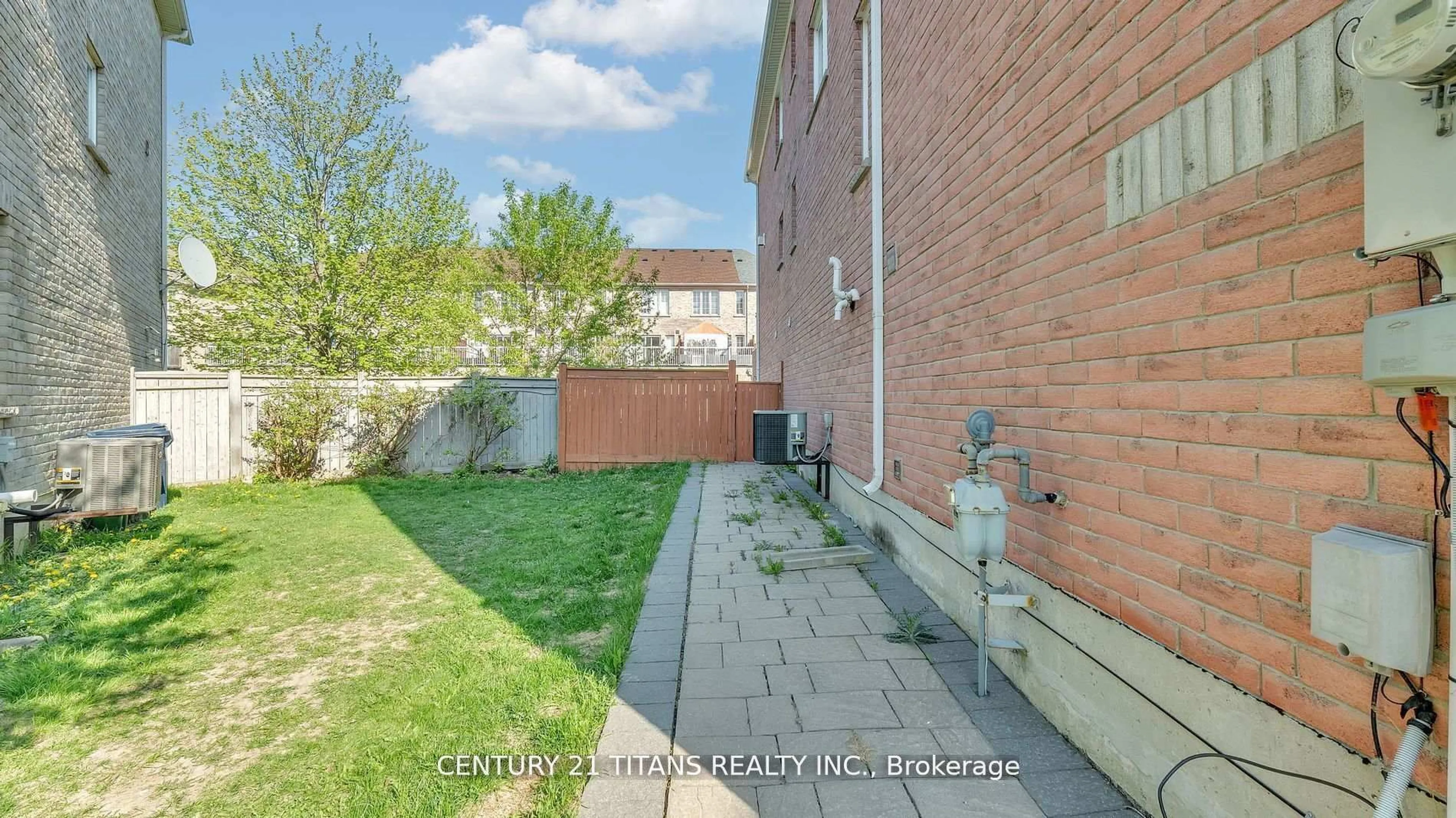 Patio, street for 55 Wilkes Cres, Toronto Ontario M1L 0B4