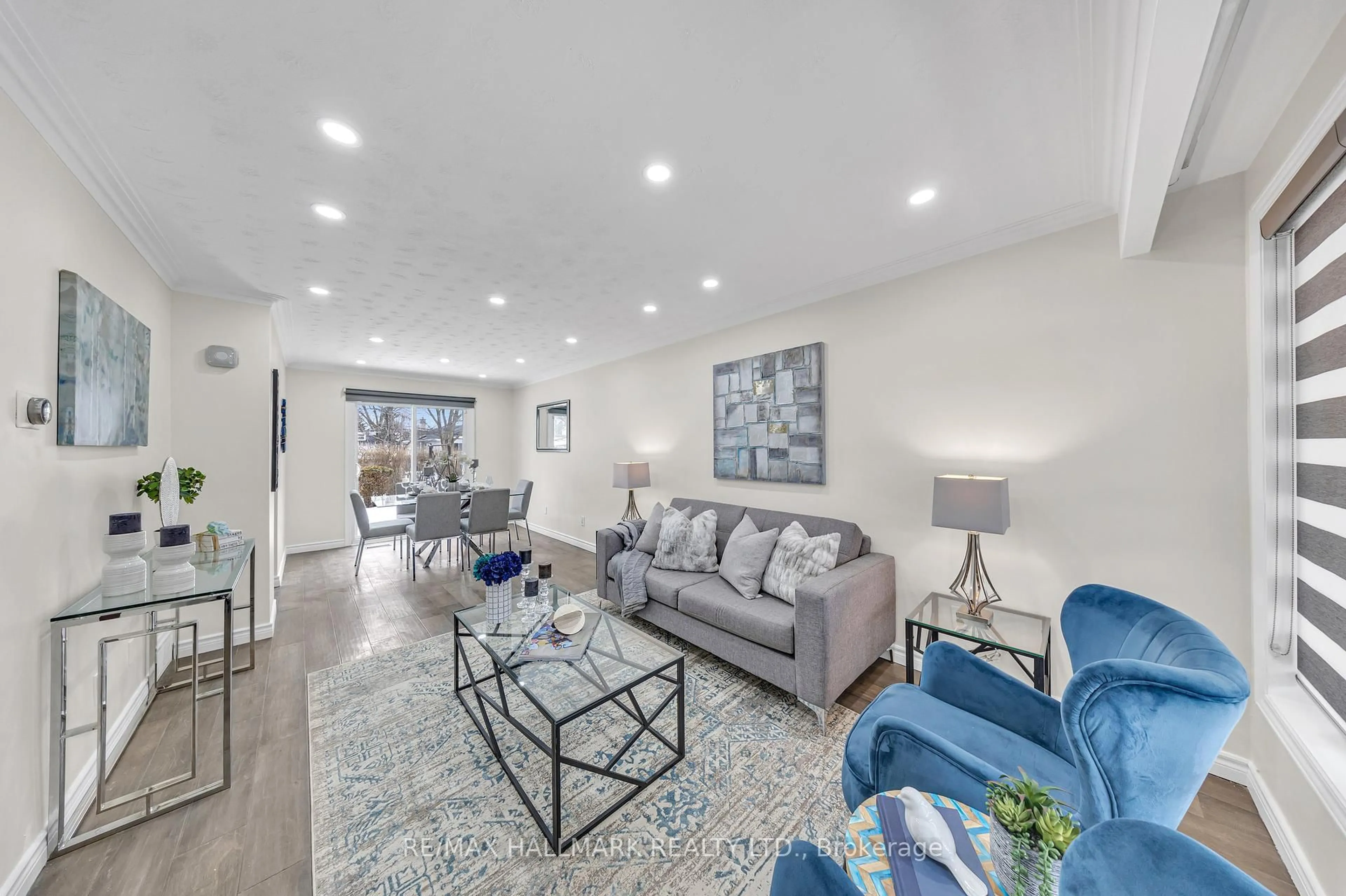 Living room with furniture, unknown for 35 Rowallan Dr, Toronto Ontario M1E 2Y5