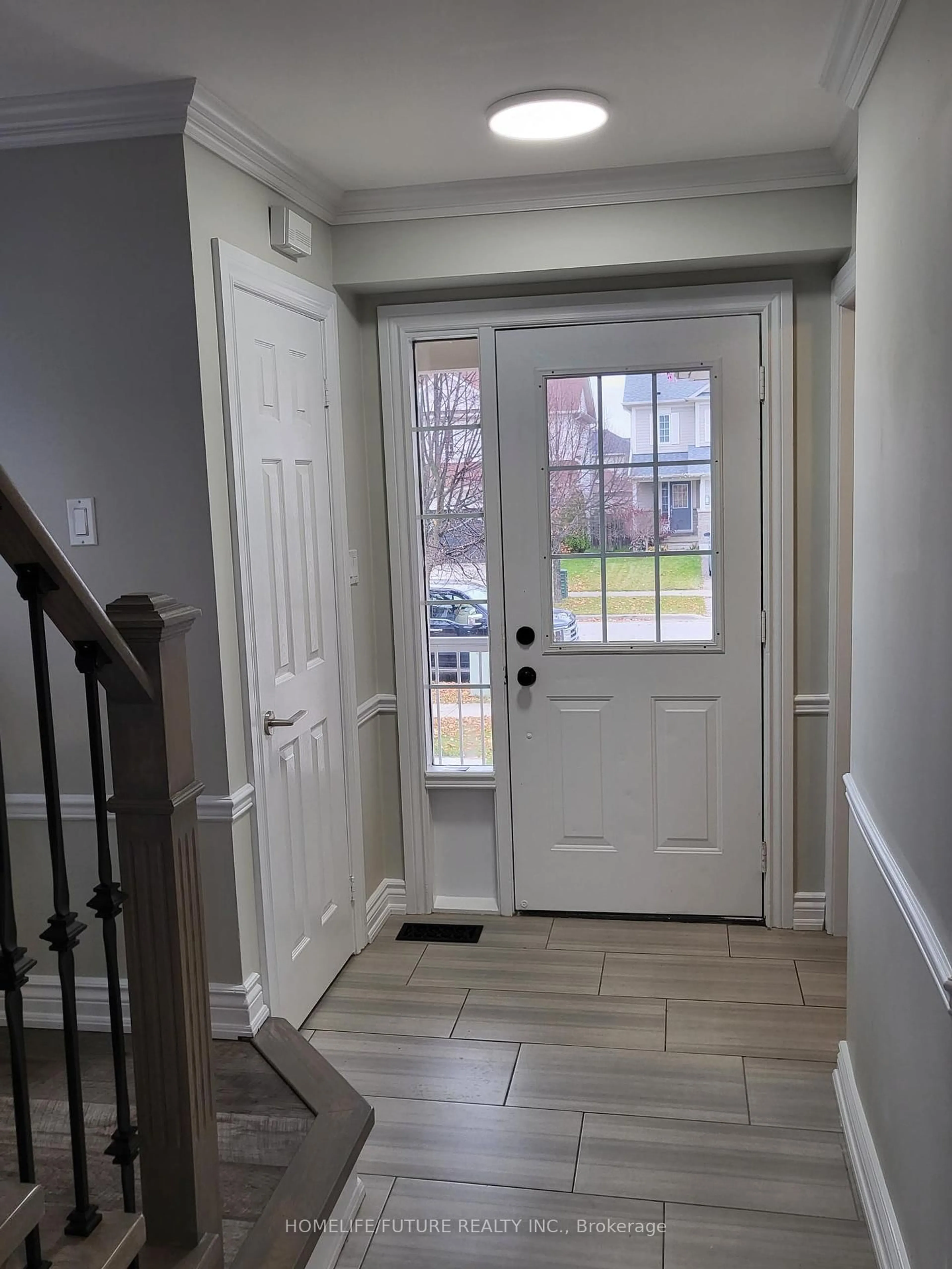 Indoor entryway for 282 Scottsdale Dr, Clarington Ontario L1C 5J2