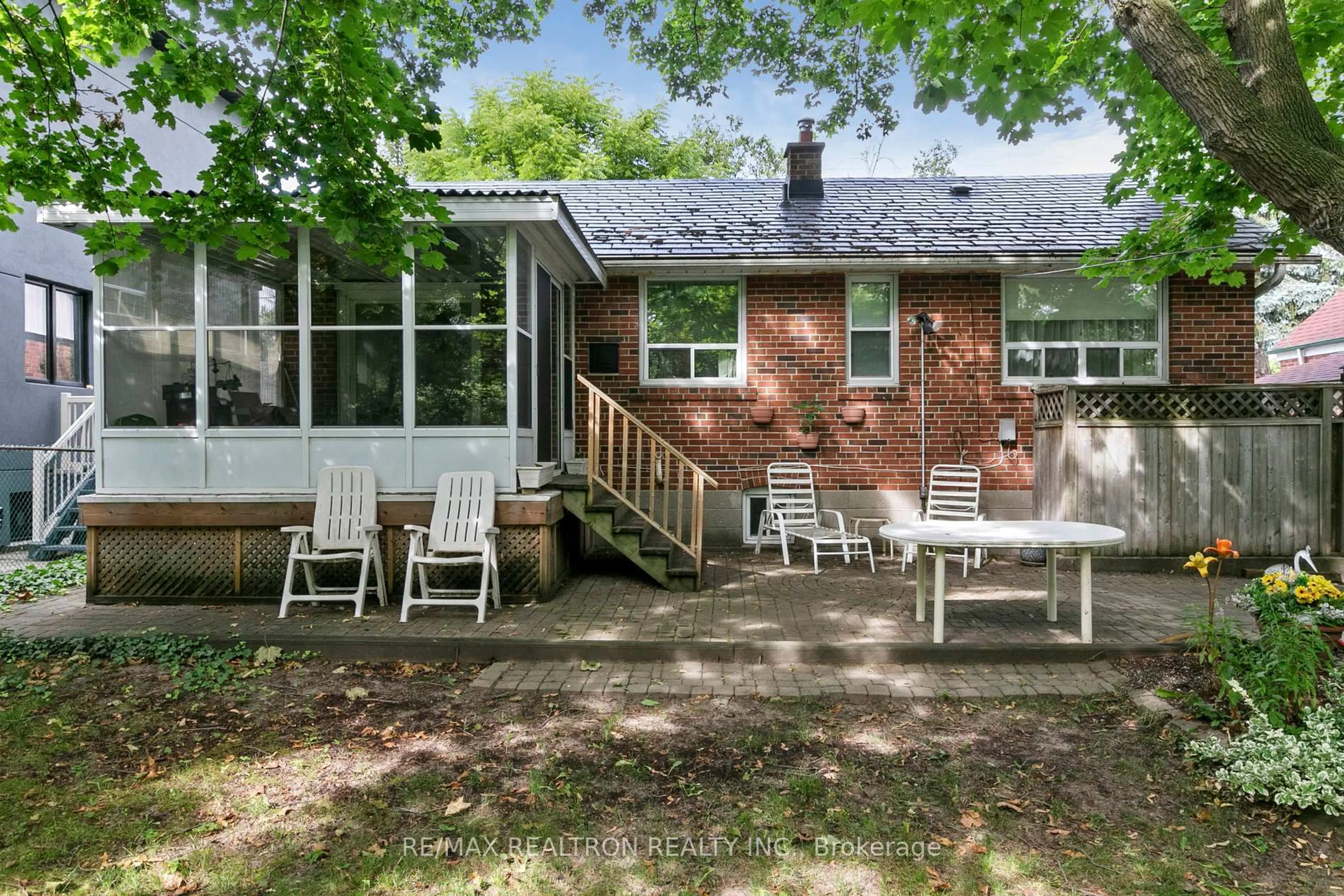 Patio, street for 27 Elfreda Blvd, Toronto Ontario M1L 4L5