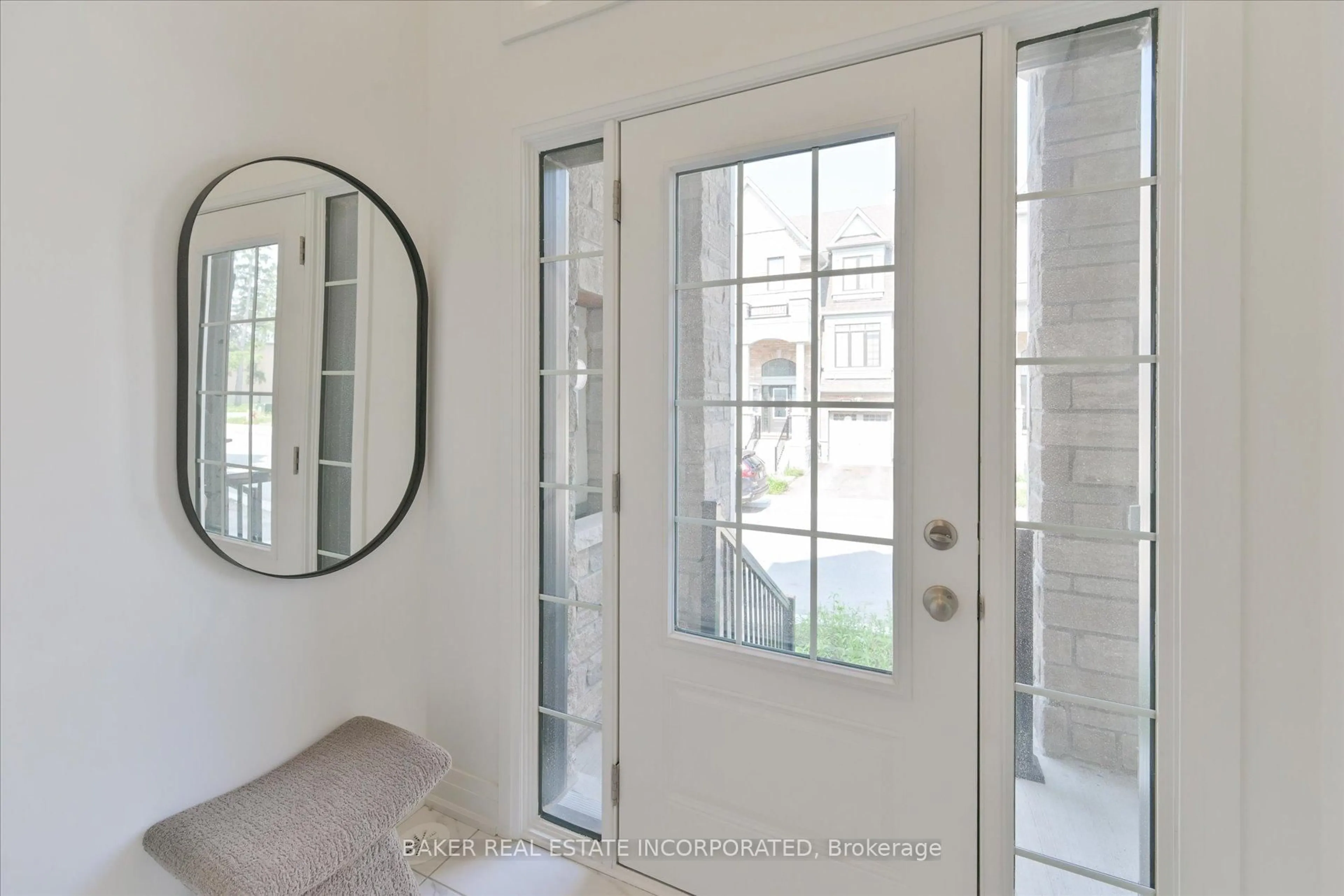 Indoor entryway for 10 Calloway Way, Whitby Ontario L1N 0N9